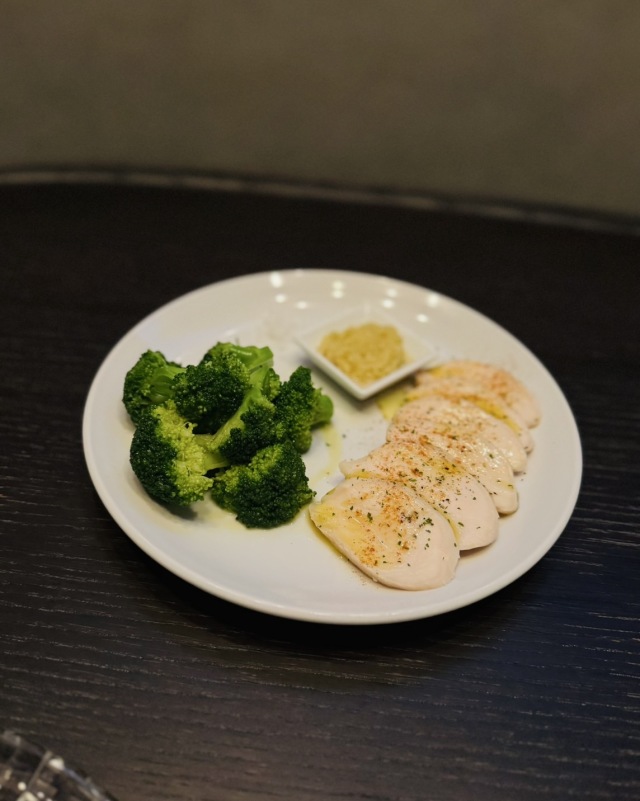 nishiazabu NEST（ニシアザブ ネスト）の店舗画像