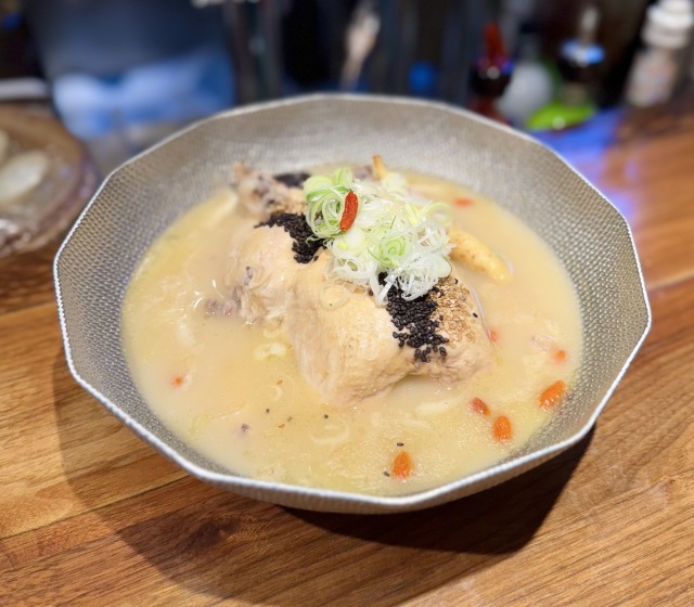 CLASSIC参鶏湯 恵比寿店の店舗画像