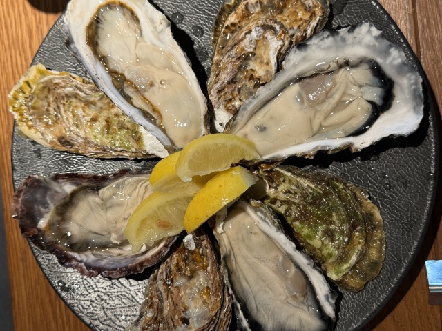 牡蠣と肉と酒 MURO(ムロ)の店舗画像