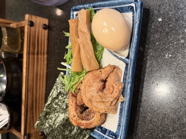 青山焼鳥倶楽部 昼の部 らーめん・つけ麺屋の店舗画像