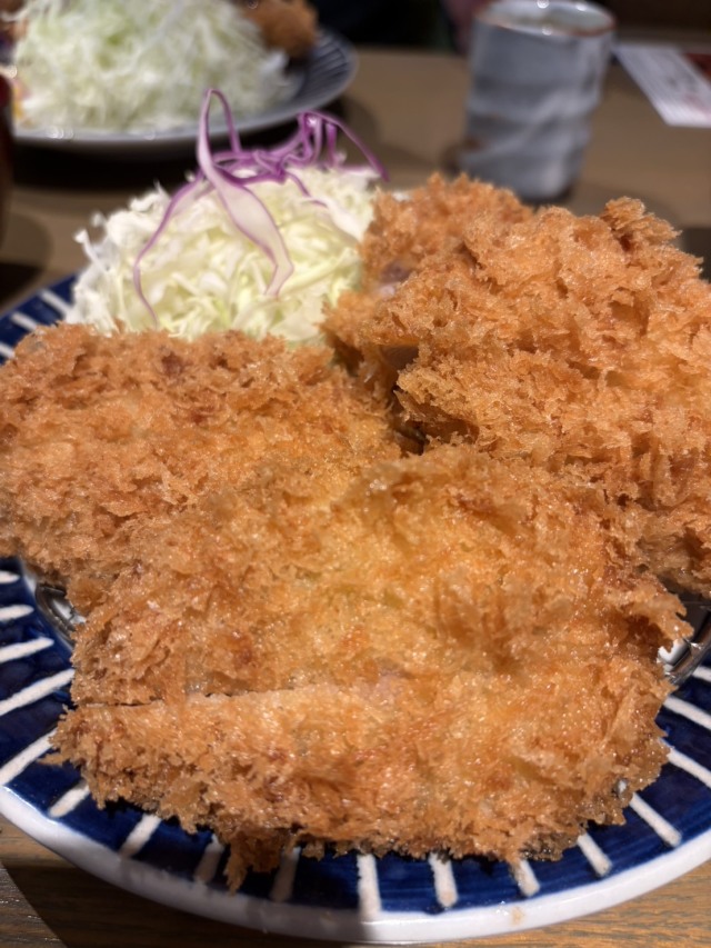 目黒駅近くにある老舗の豚カツ専門店