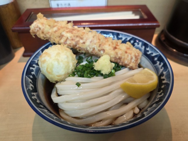 梅田 釜たけうどんの店舗画像