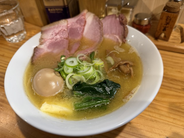 秋葉原ラーメン わいずの店舗画像