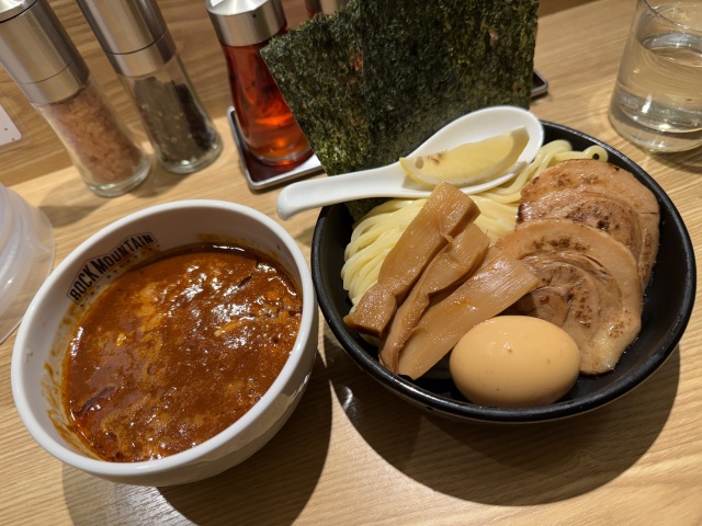 ラーメンロックマウンテンの店舗画像