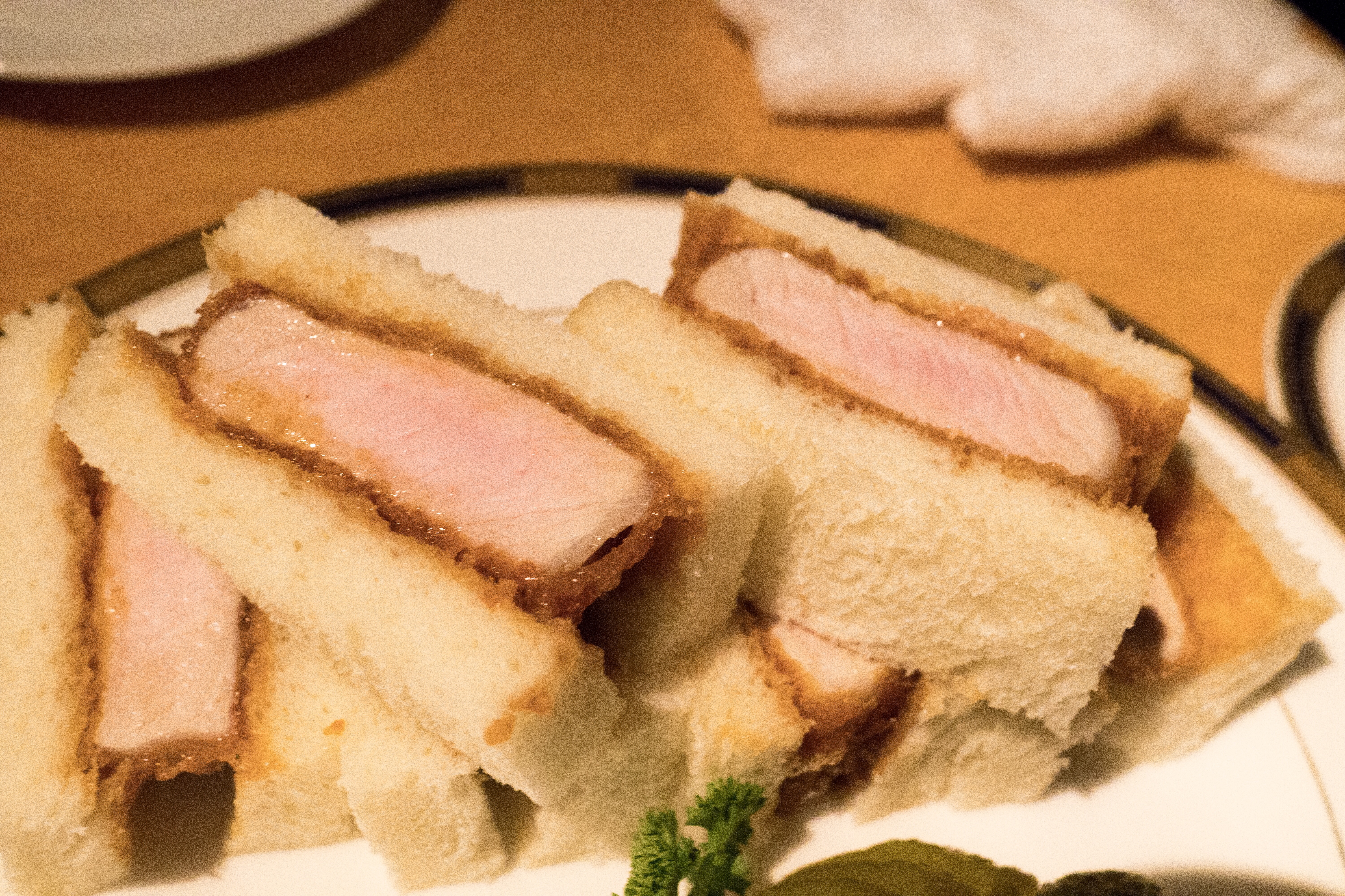 舞台は”銀座”！たった一晩で6軒も食べ歩く爆食会！！