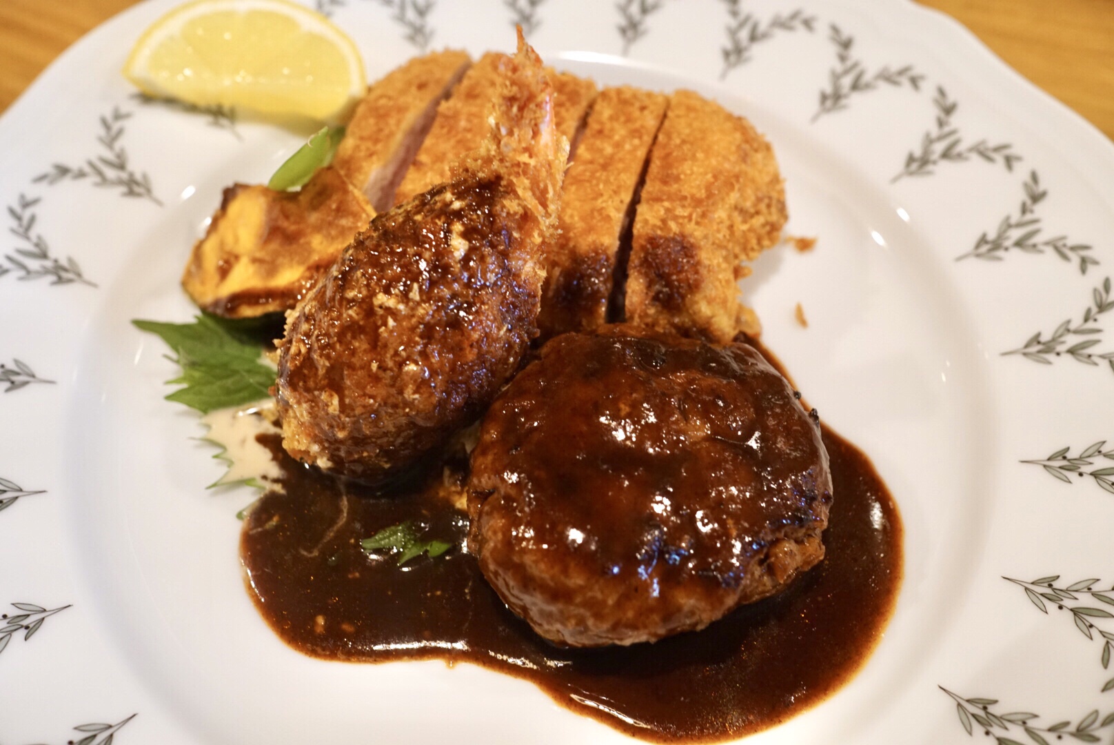 築100年の蔵付民家で味わう本格洋食【●●●】