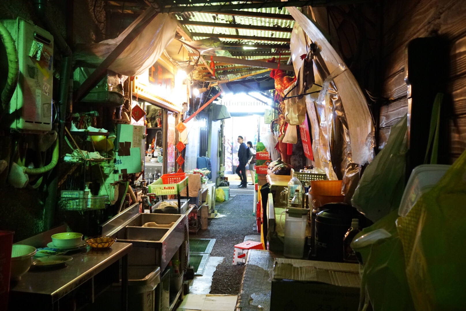 ディープな街「歌舞伎町」のグルメに潜入！夜の歌舞伎町をTERIYAKI美食倶楽部で食べ歩き
