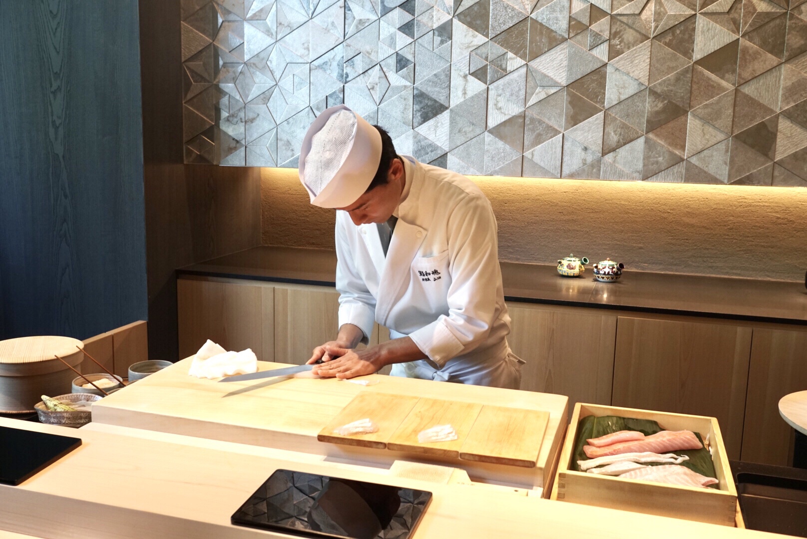 第51回堀江貴文とカウンターで高級寿司を食べるTERIYAKIプレミアム鮨会in京都