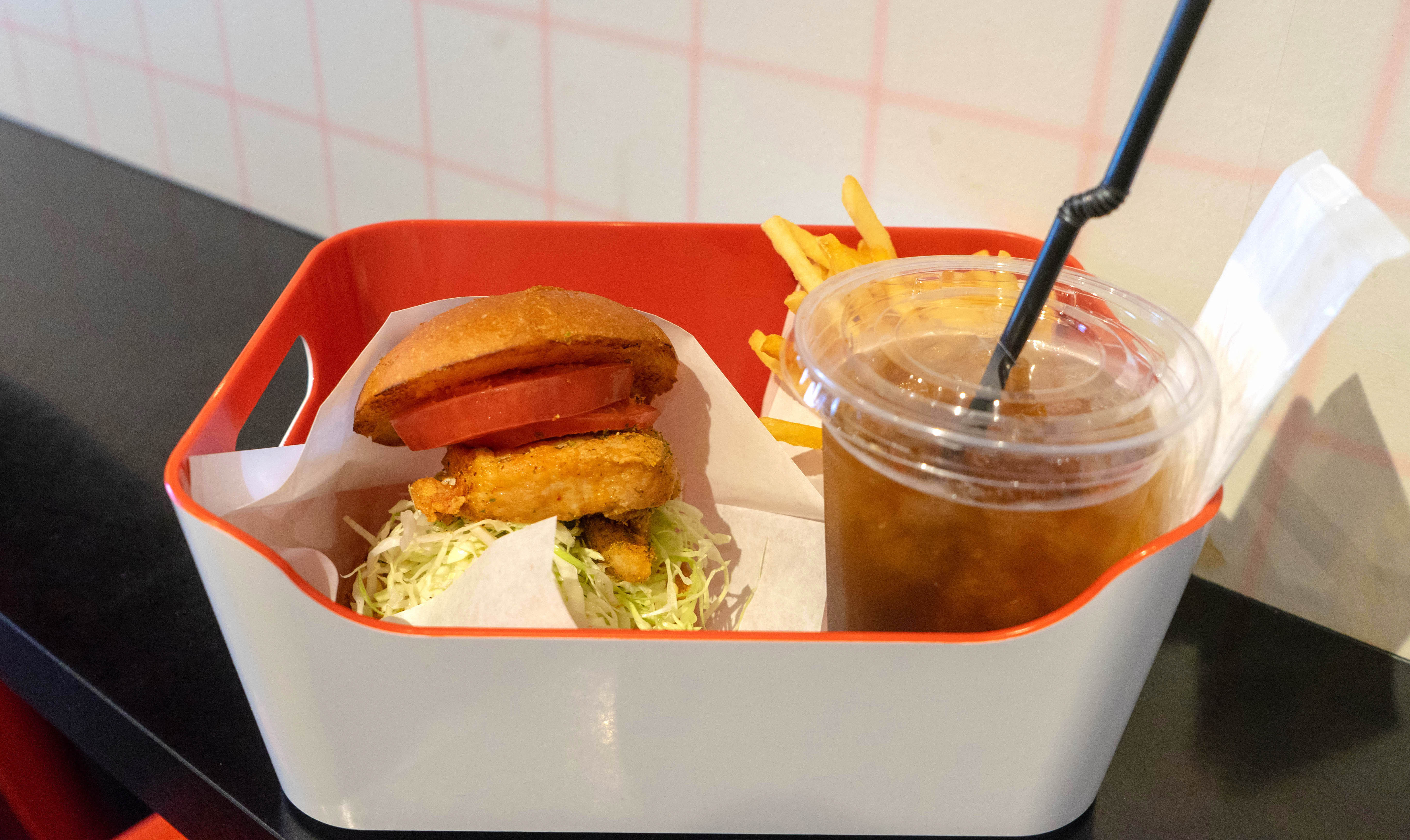 超贅沢コラボ！！大人気日本料理店『傳』×大人気焼肉店のバーガーショップ『●●●』！