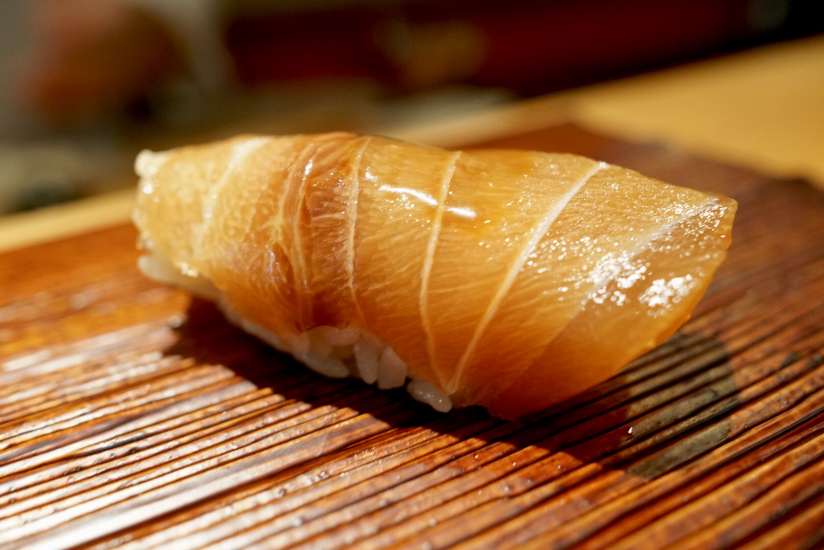 熟成鮨の先駆者「●●●」で官能的な旨味に酔いしれる！