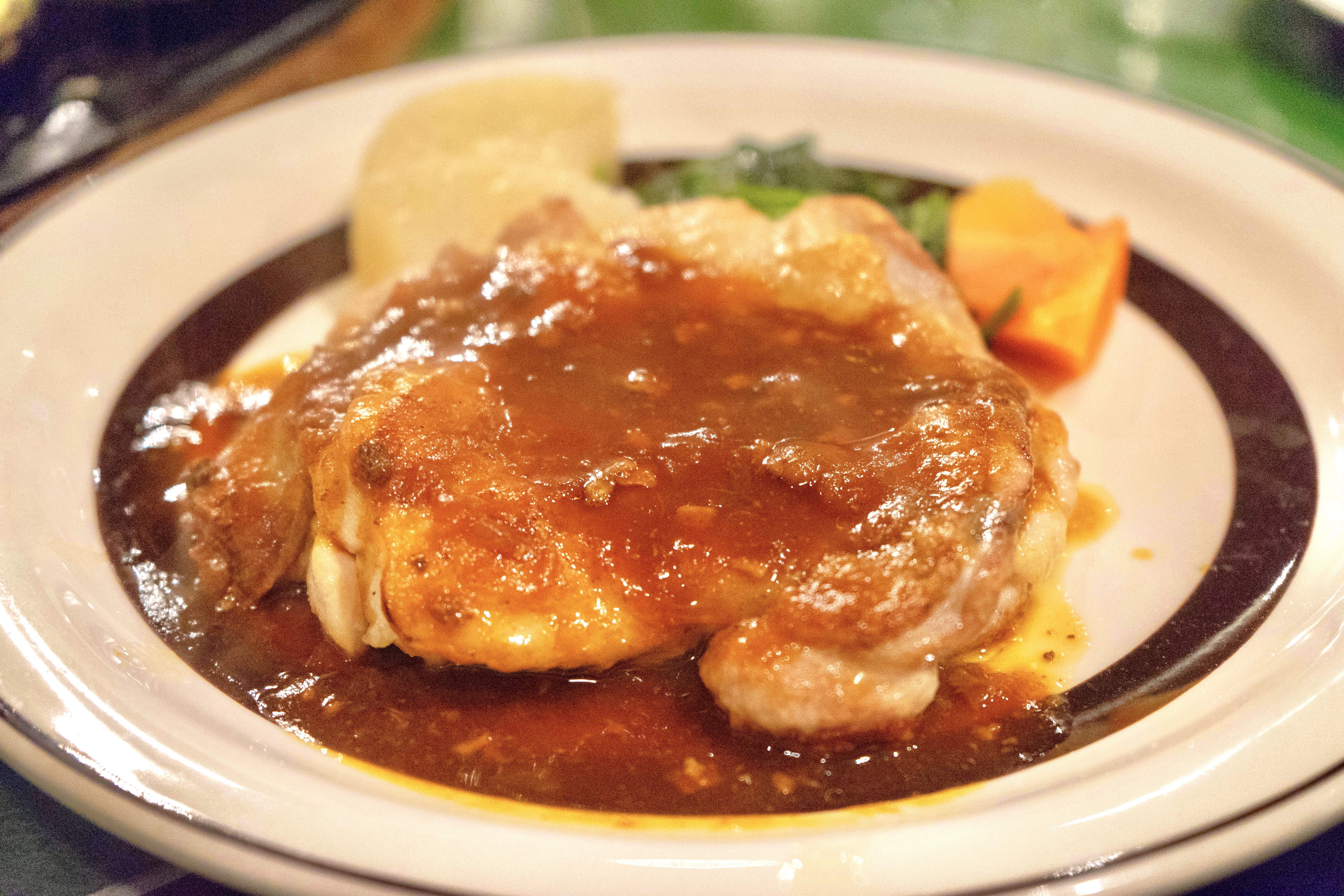 孤独のグルメの聖地巡礼。街の人気洋食屋！なんでも揃っている料理の量にツイツイ食べ過ぎる？！『●●●』
