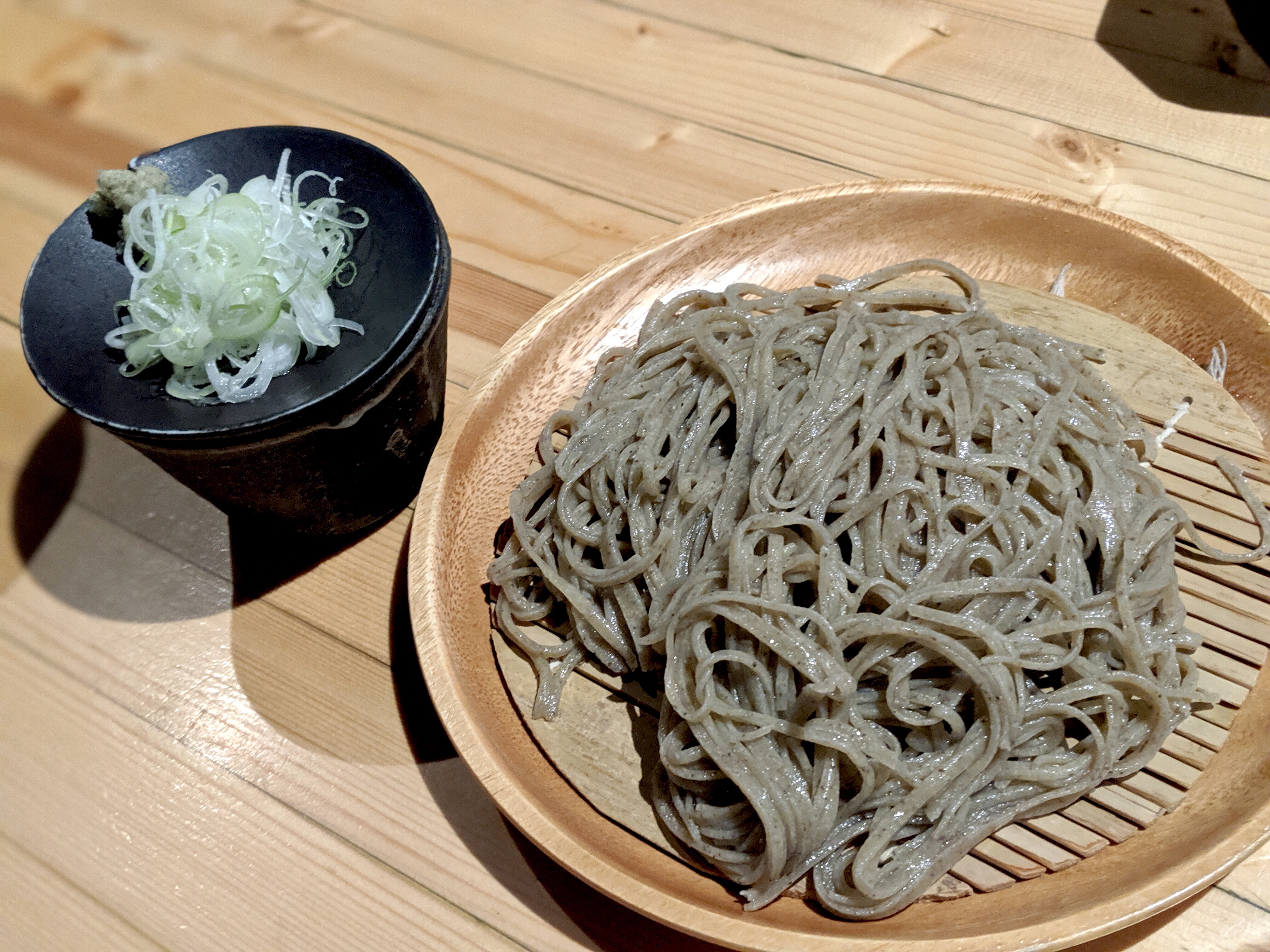 湘南地区を代表する蕎麦屋「●●●」