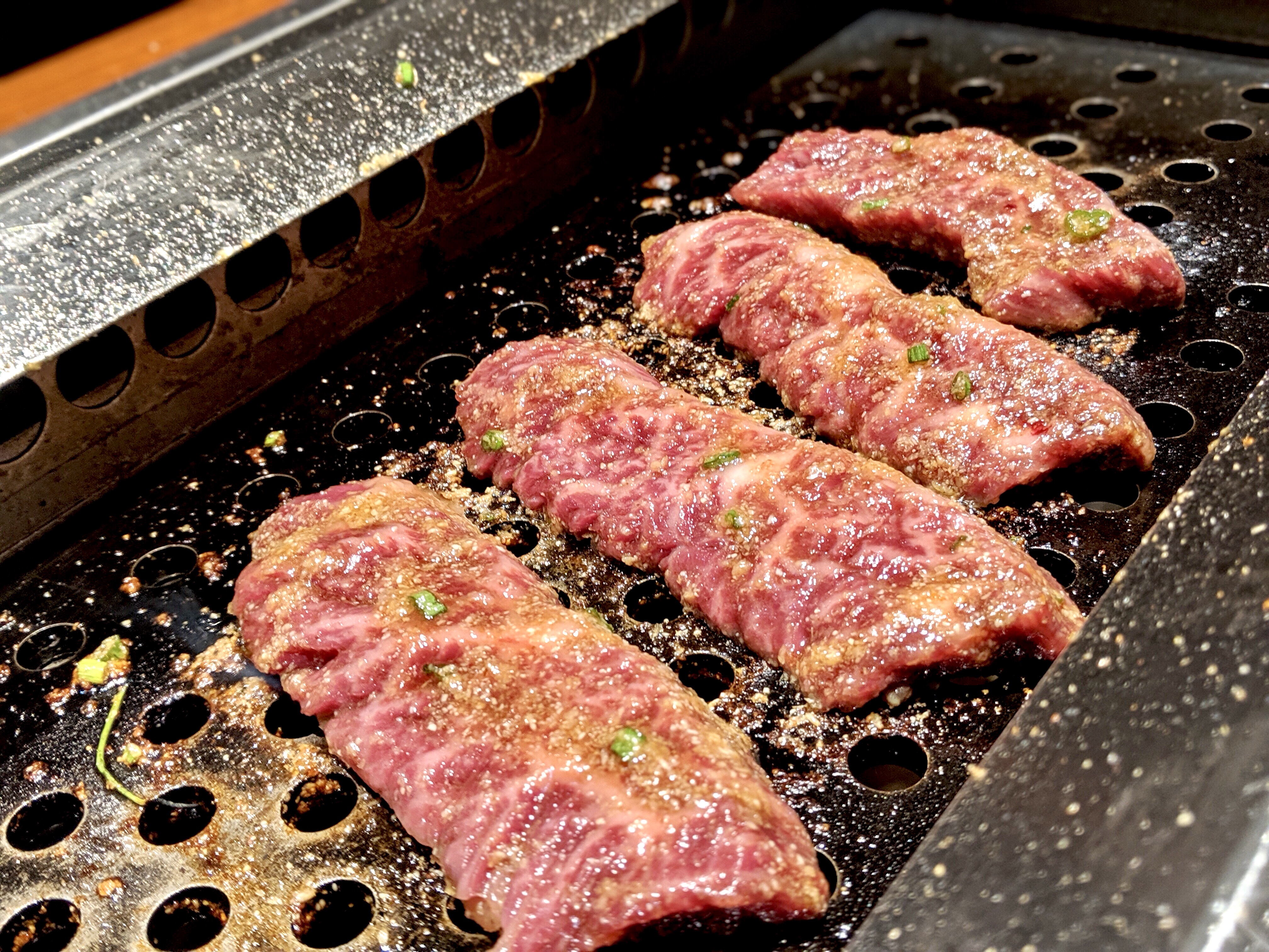 新宿最高峰のタレ焼肉のお店「●●●」
