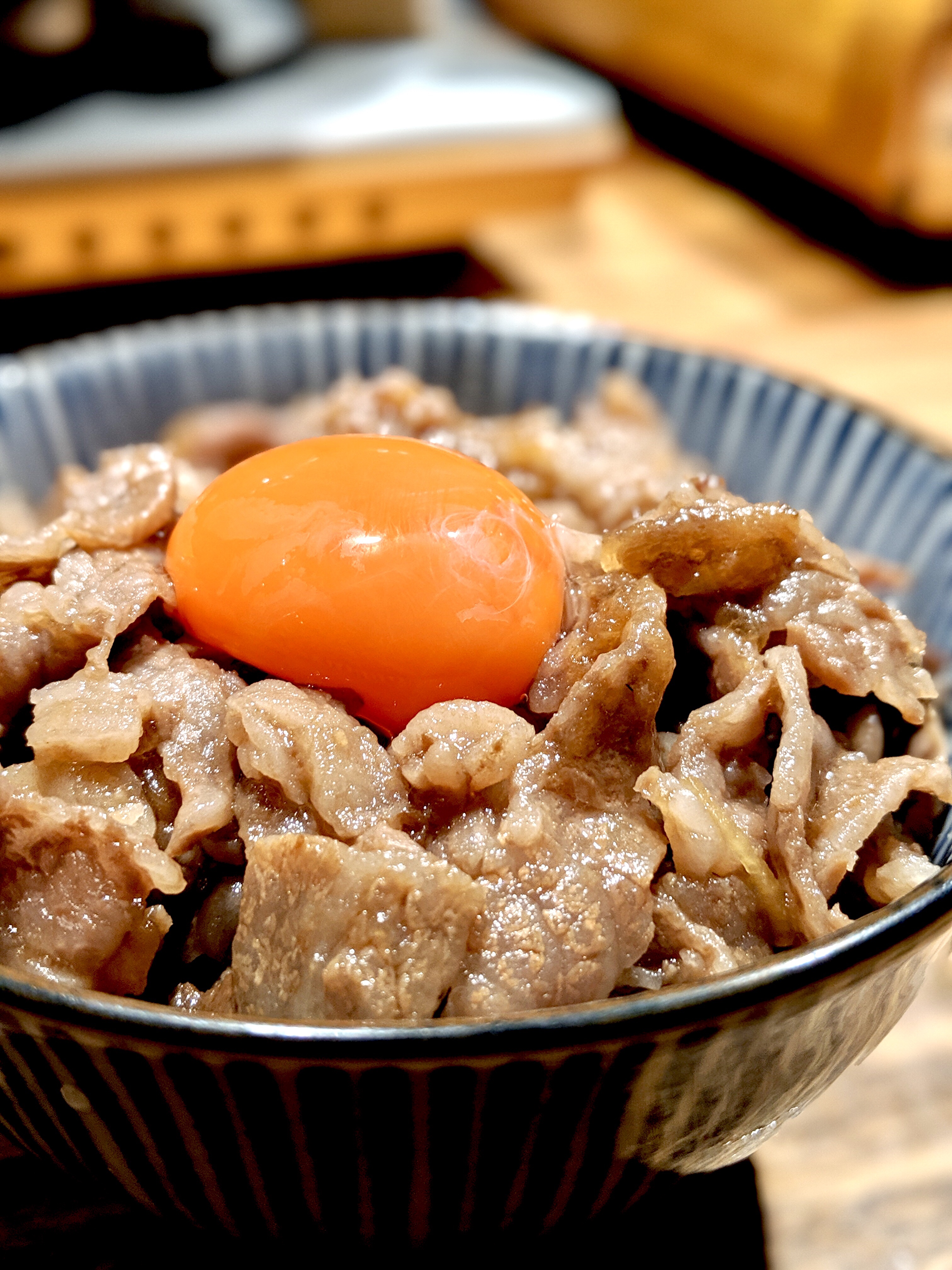 大阪・北新地の深夜のみ営業している人気食堂「●●●」