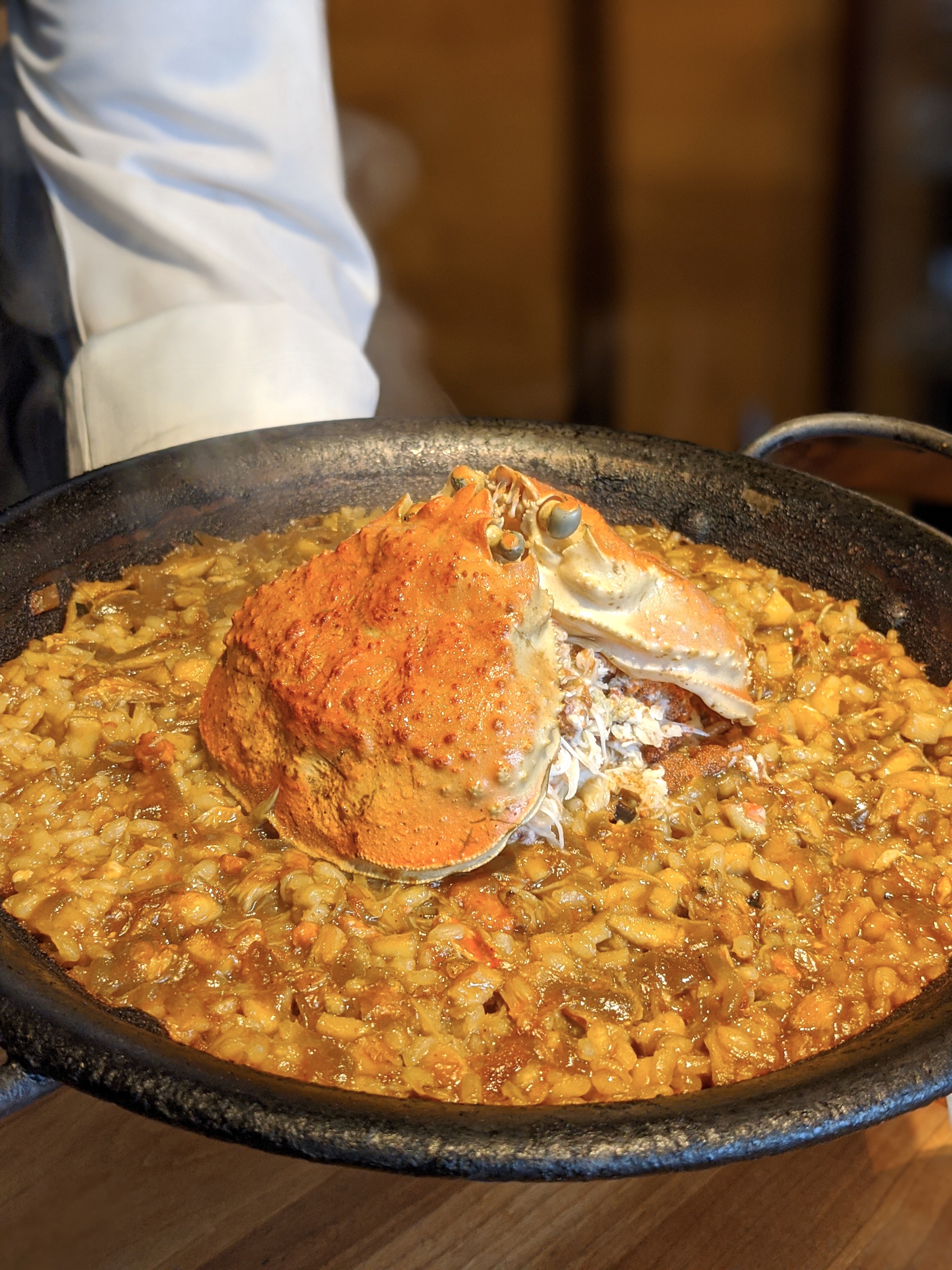 全国から人が集まる京都の超人気スペイン料理店「●●●」
