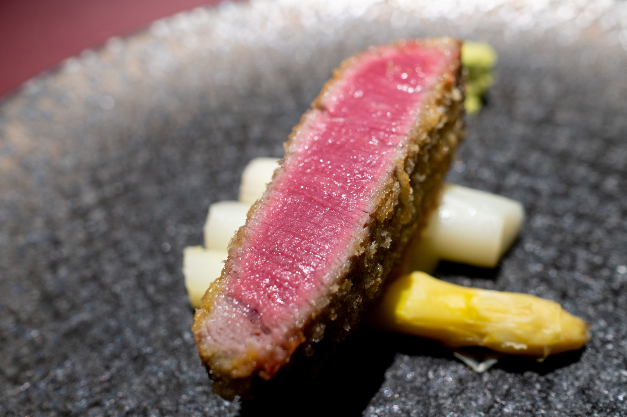 【神戸グルメ】牛肉好きであれば、一生に一度は行くべき！完全紹介制の●●●【●●●】