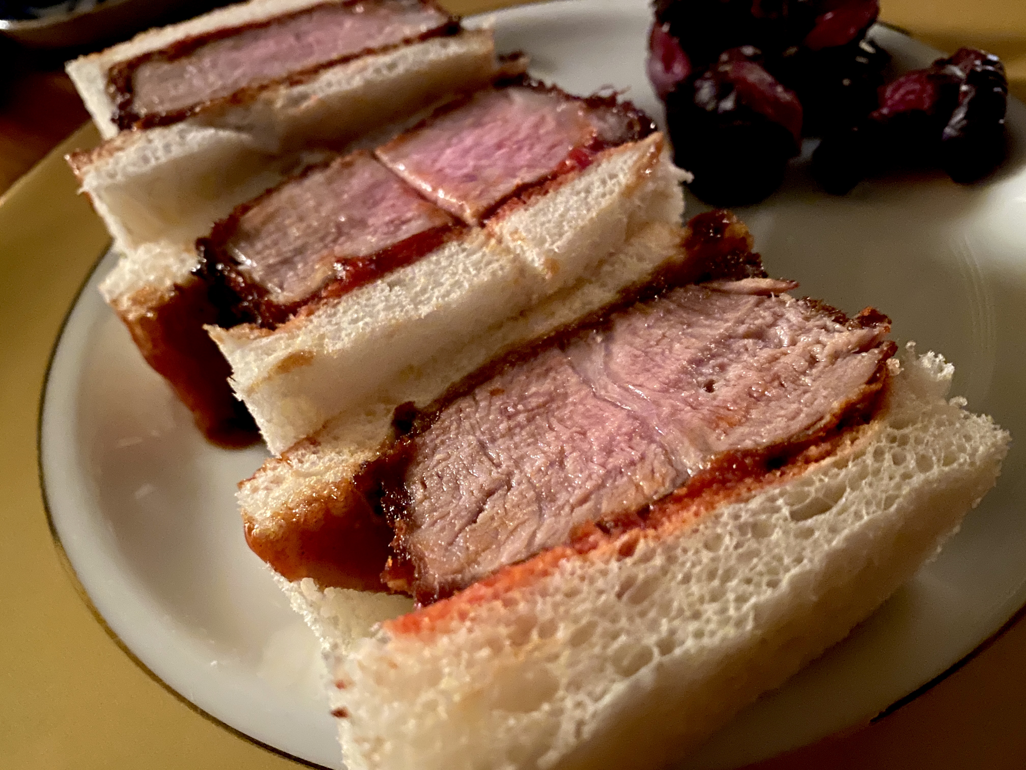 【京都グルメ】禁断の深夜飯！！極厚のカツサンドを堪能！！【●●●】