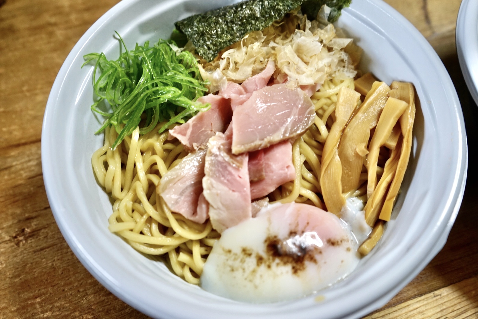 天然素材で作り上げた絶品ラーメンを自宅にテイクアウトしてゆっくり堪能『●●●』