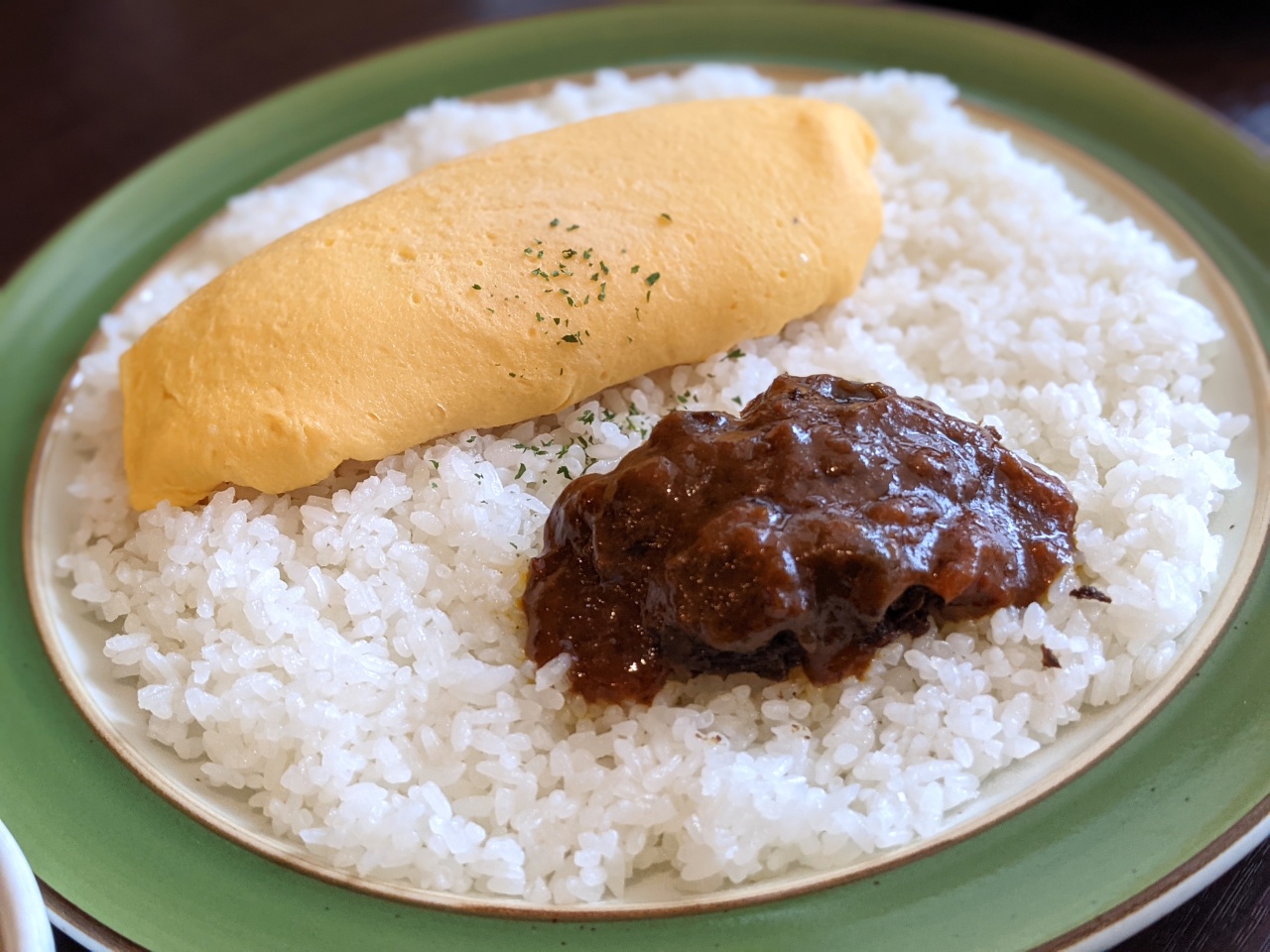 【札幌グルメ】並んでも食べたい！地元に愛される濃厚でコクのある絶品カレー【●●●(●●●)】