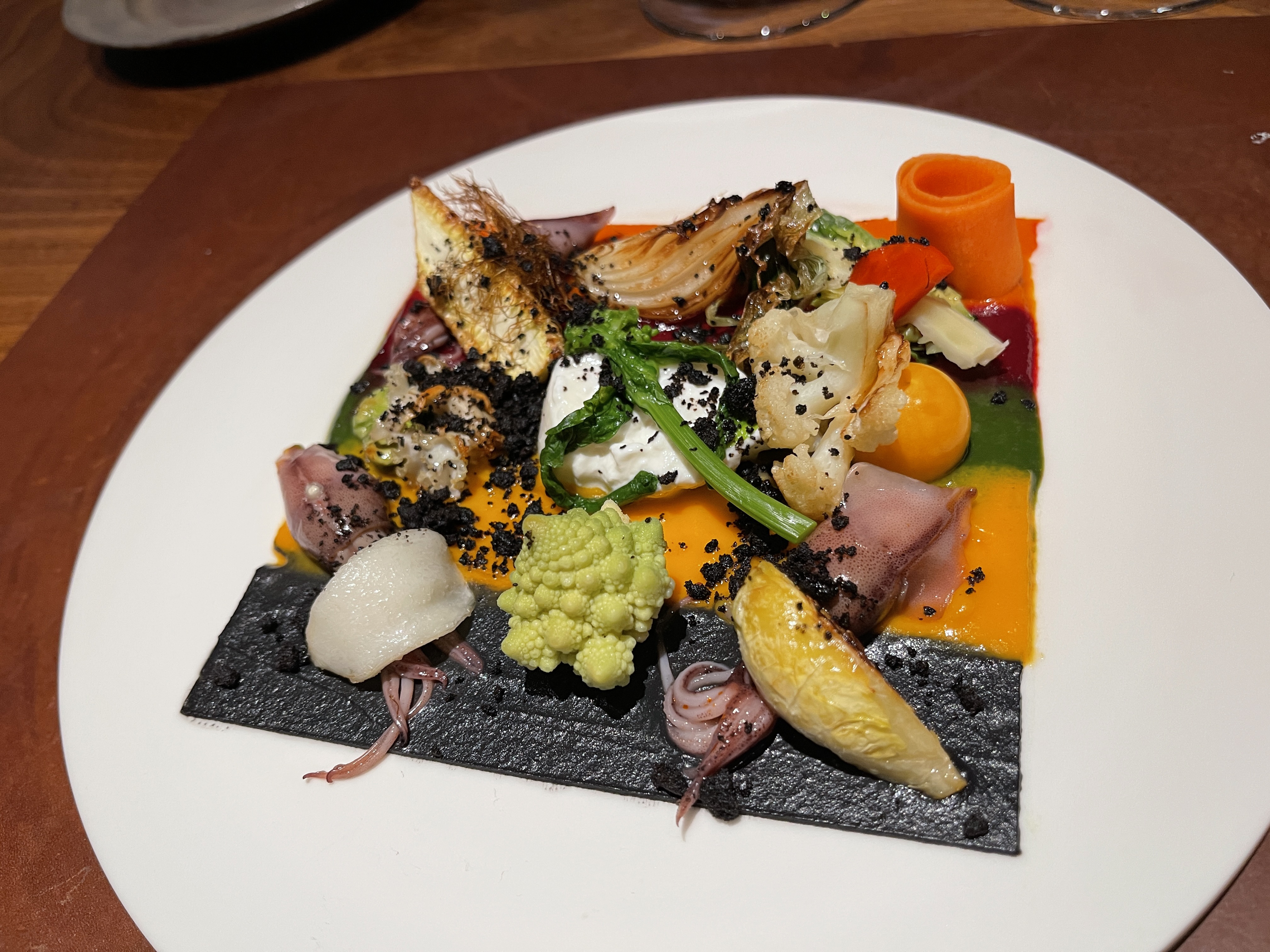 移転されて第二章スタート！以前よりも内装、料理共にパワーアップして帰ってきた「●●●」