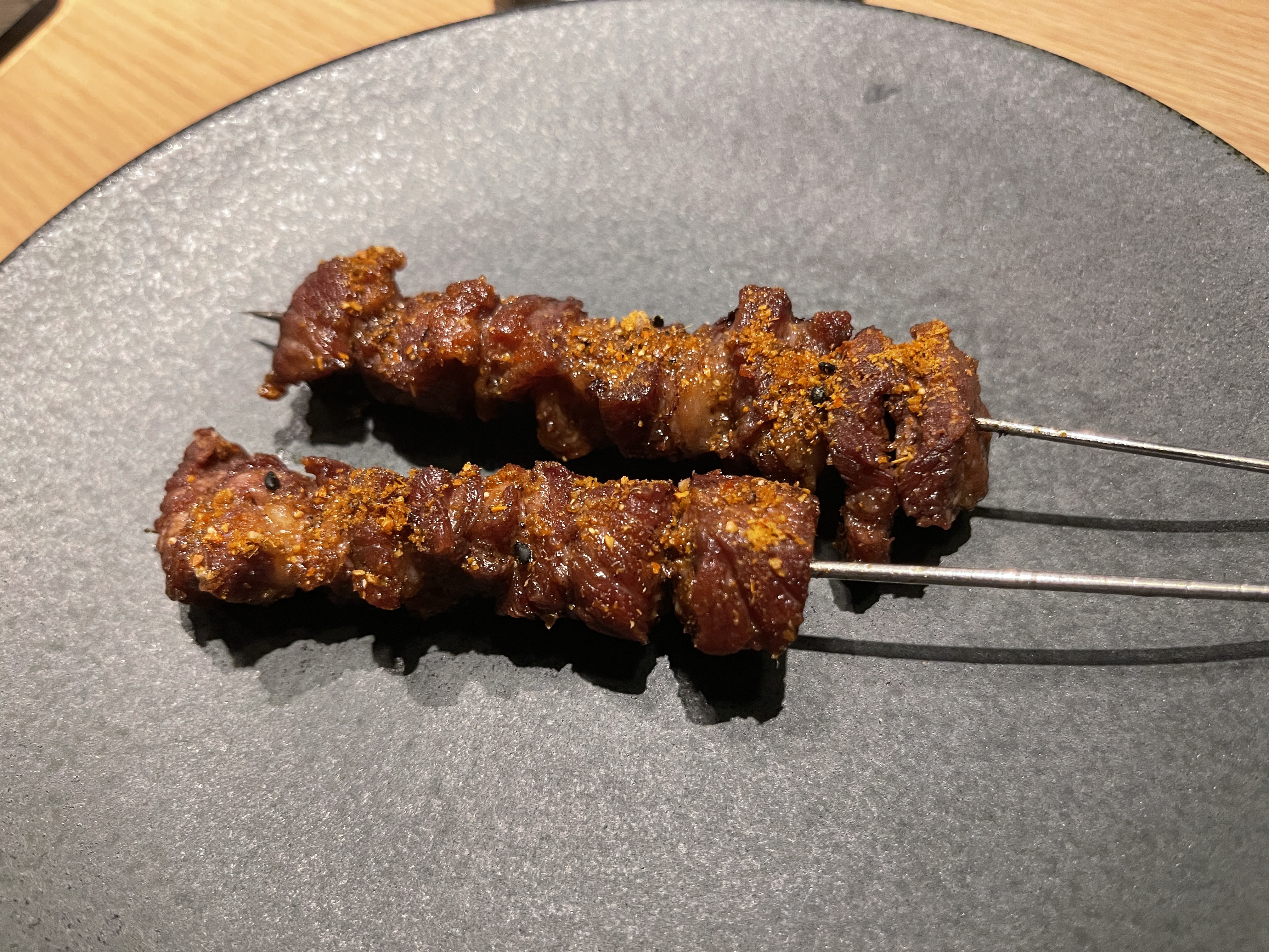 【新規オープン】麻布十番の人気羊肉専門店が西麻布に串に特化したお店をオープン「串羊 ●●●」
