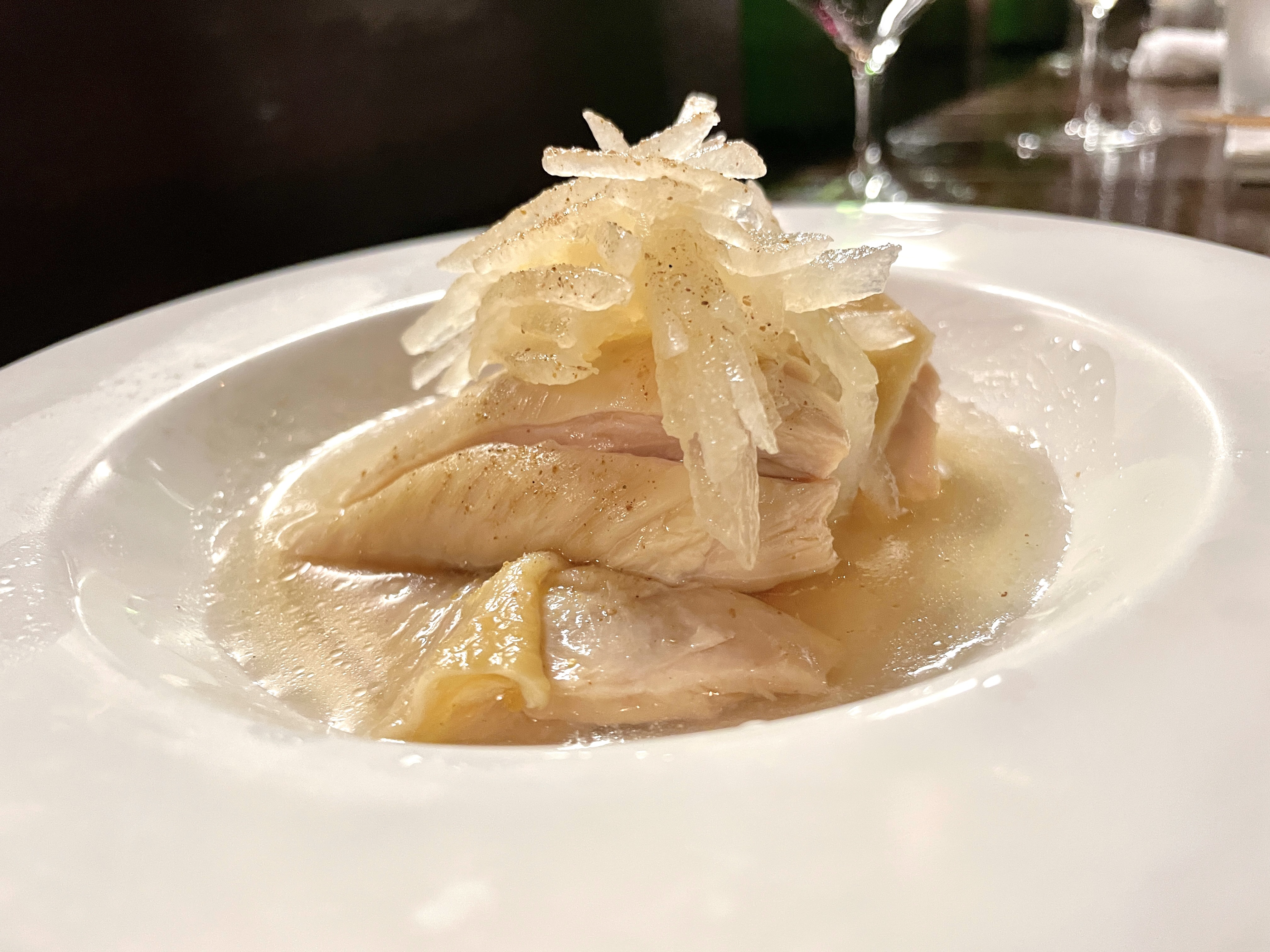 【神戸グルメ】ワインに合う中華料理を楽しめる「●●●)