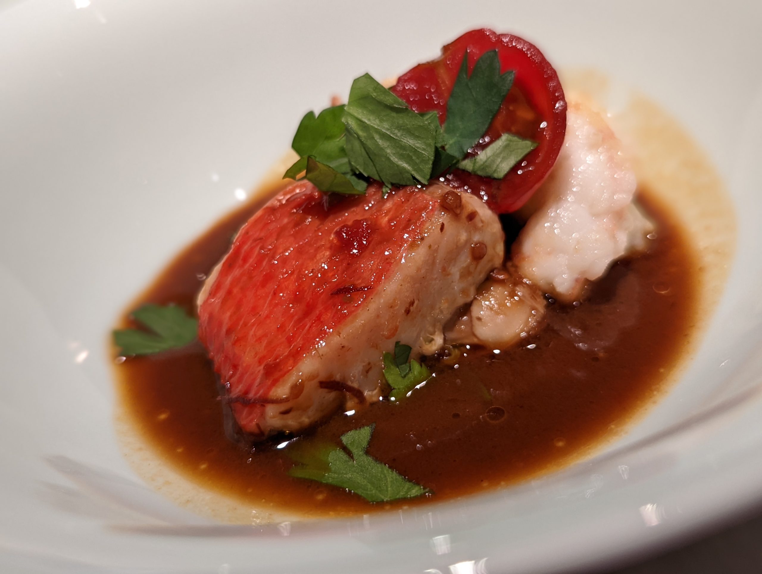 【東京グルメ】日本の食材や器で表現する綺麗で素敵なイタリア料理「●●●」