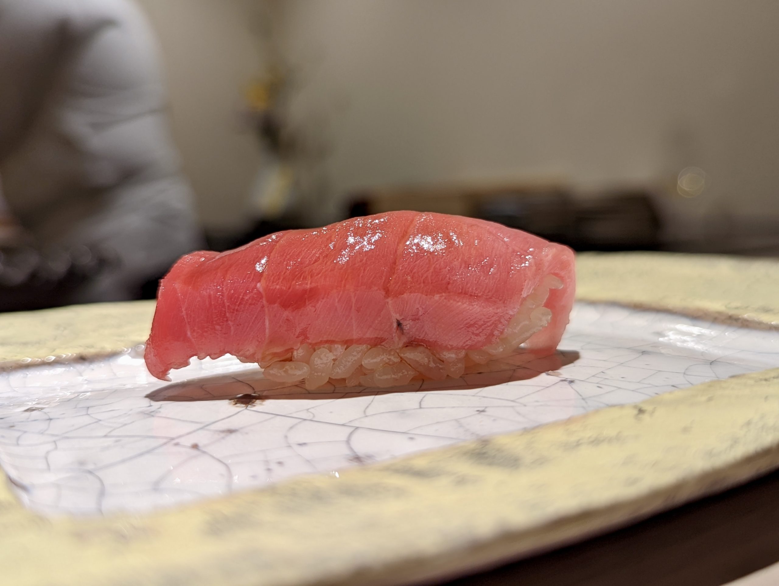 28歳の若き大将が手掛ける白金の寿司屋「●●●」