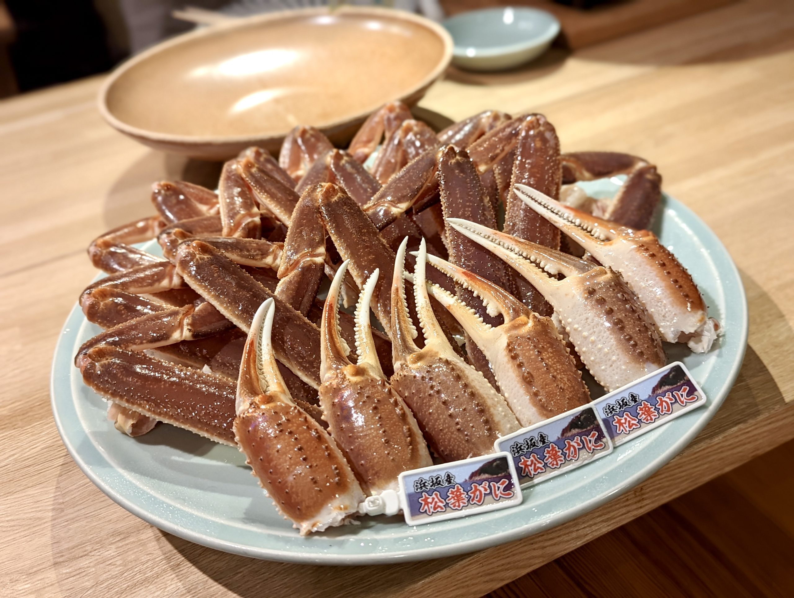 全国各地から食べ歩きの人が最高峰の蟹を食べるためだけに訪れる鳥取の蟹の名店「●●●」