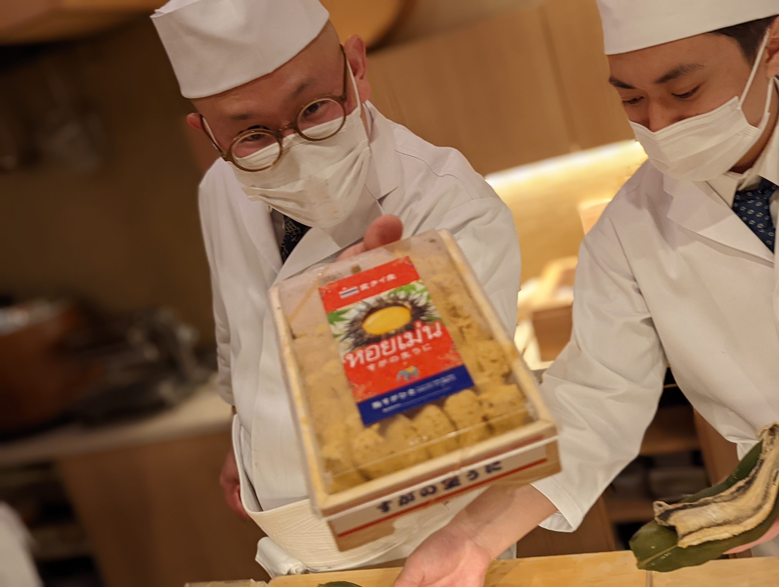 タイ料理×寿司という異色の組み合わせで作り出される寿司屋「●●●」