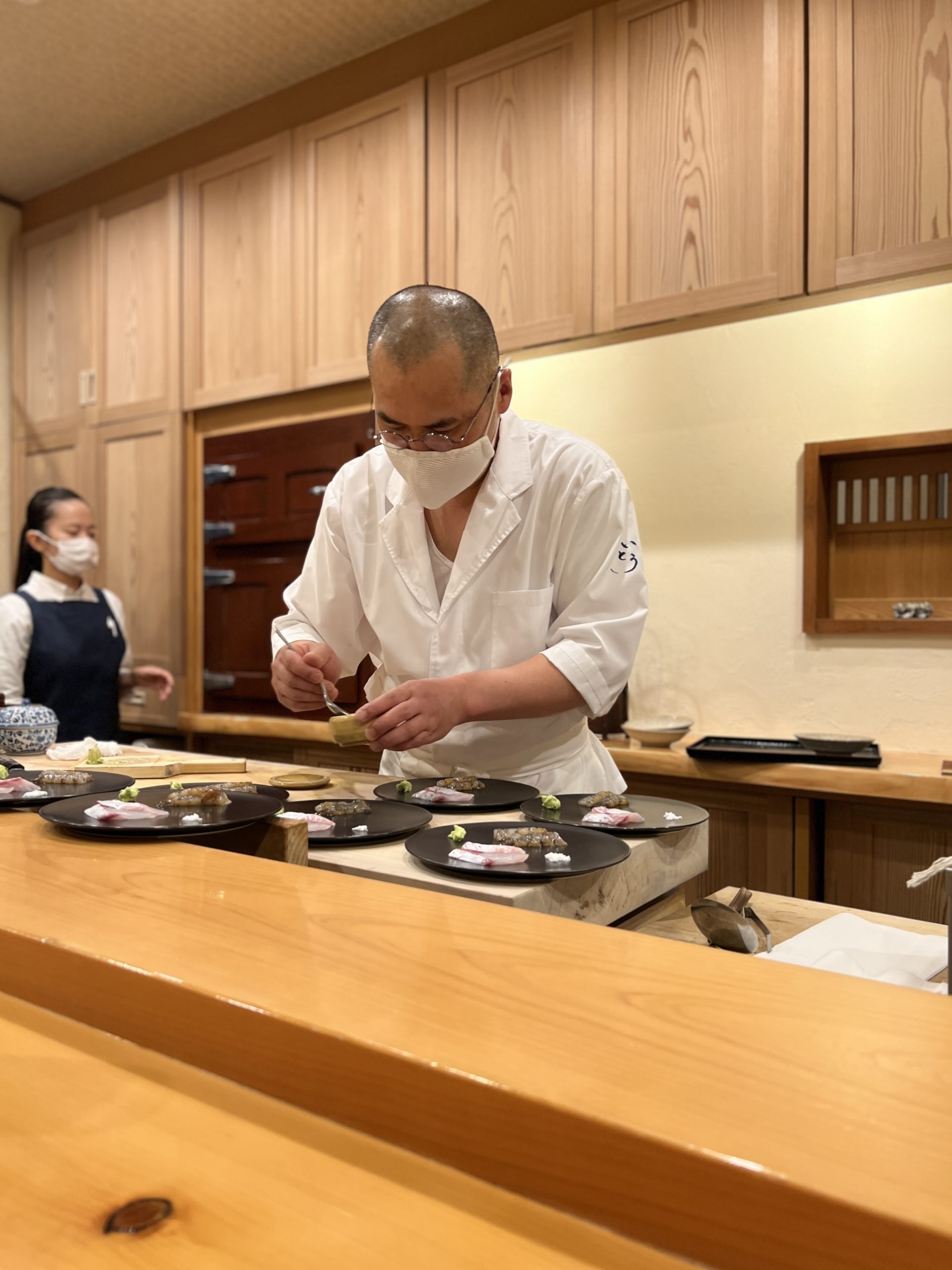 地元の食材を取り入れた福島県を代表する寿司の名店「●●●」