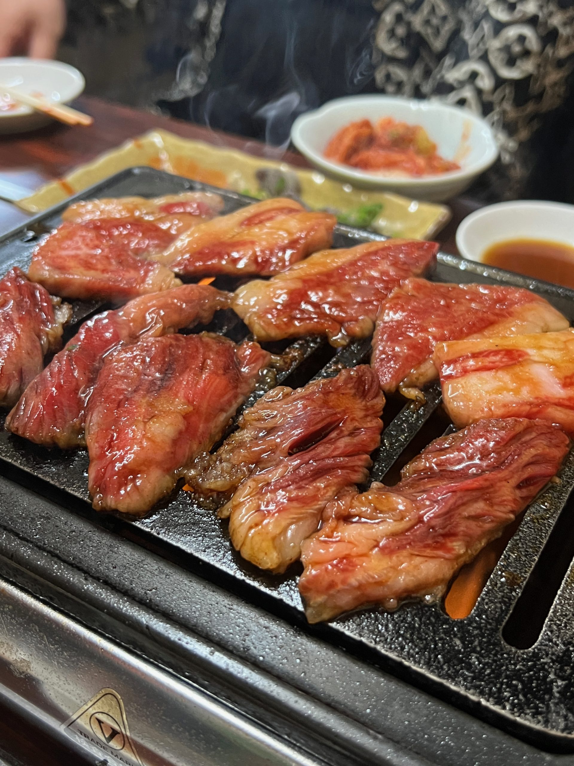 大阪・ミナミを中心に焼肉店を何軒もハシゴする爆食会を開催！