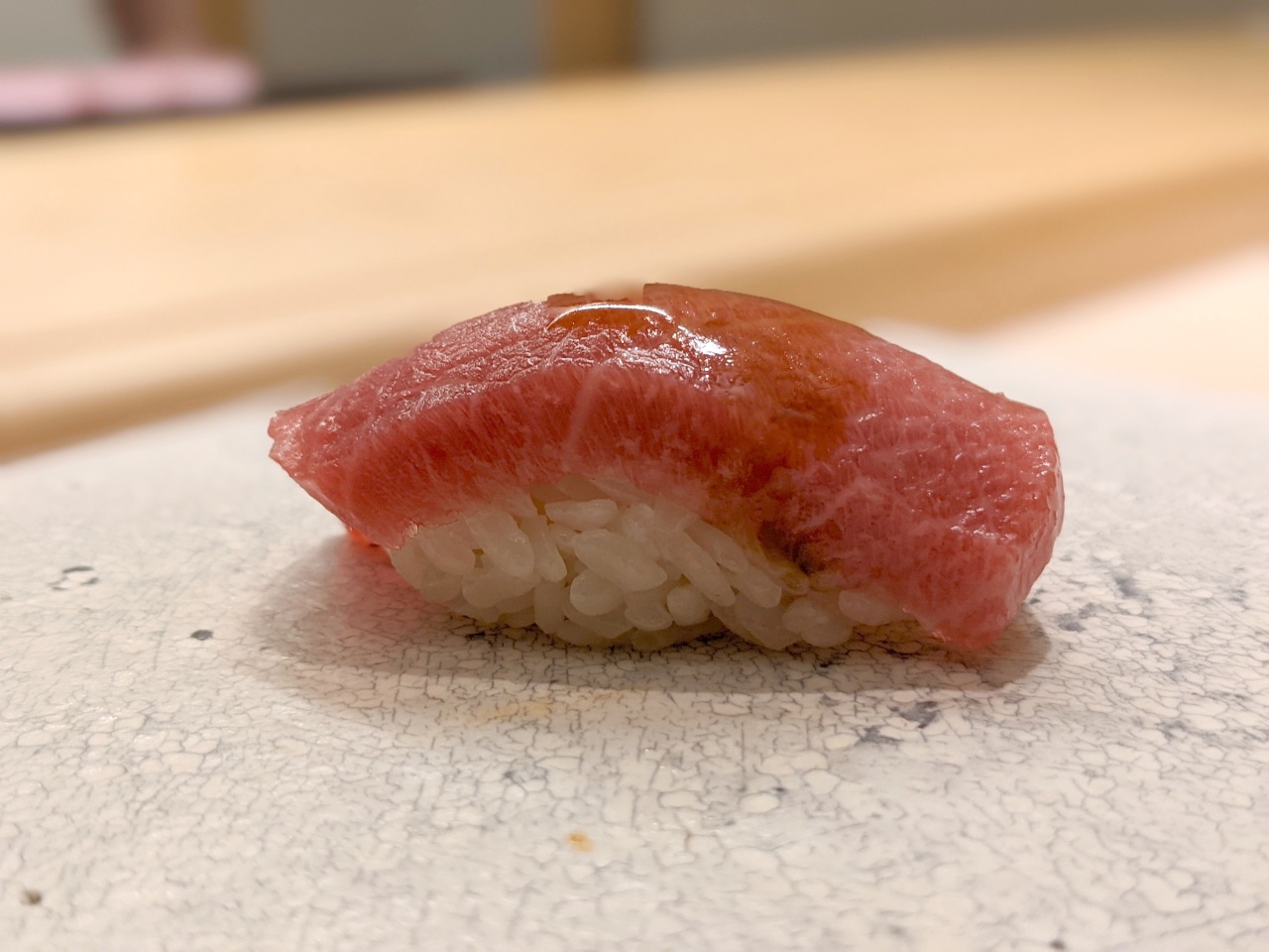 シャリとネタの温度を可視化したメニューを作るなど食べに行く度に新しい気づきのある寿司屋「●●●」