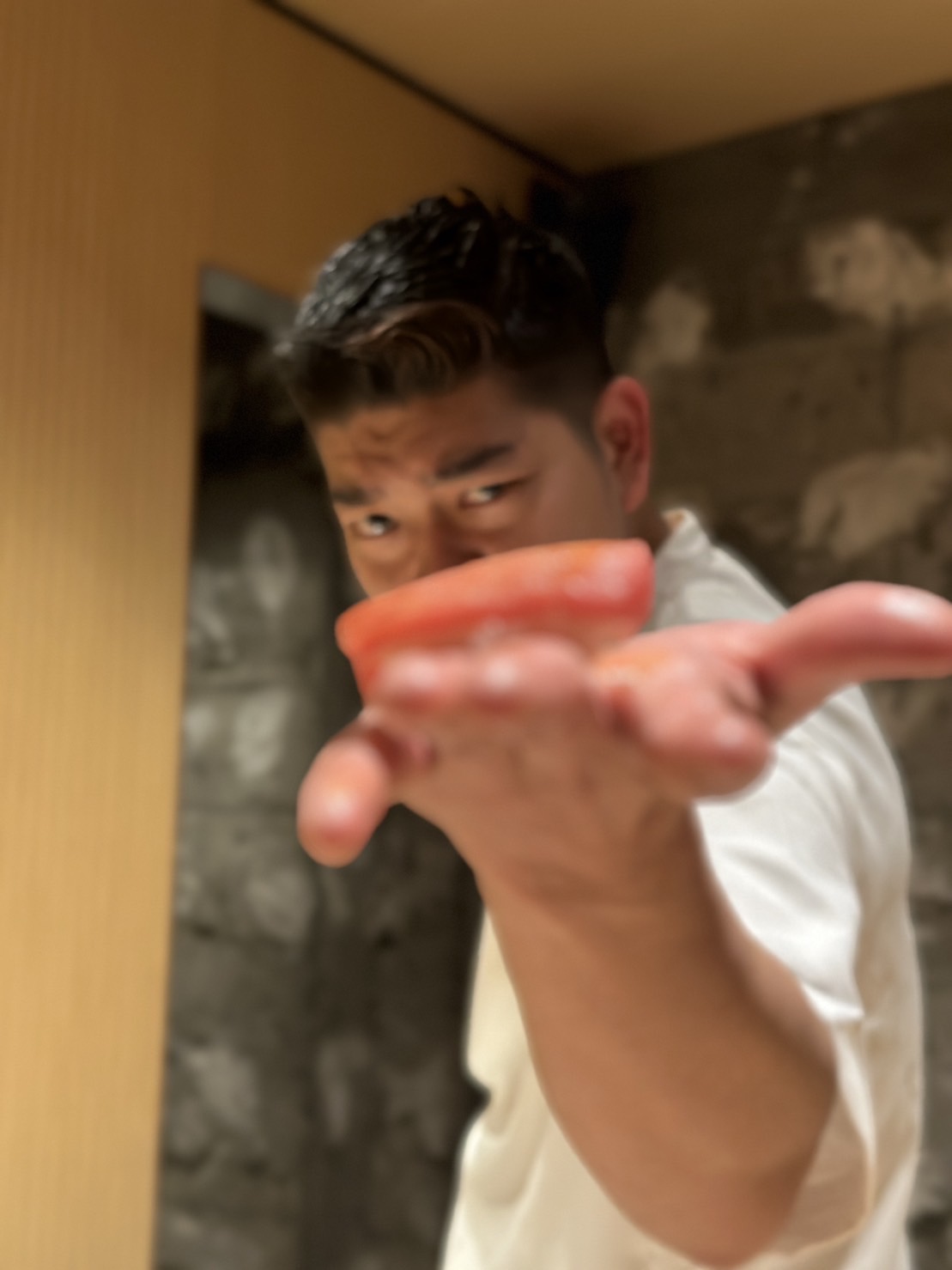 【●●●】都内某所に佇む『●●●』が手がける唯一無二の立ち食い鮨