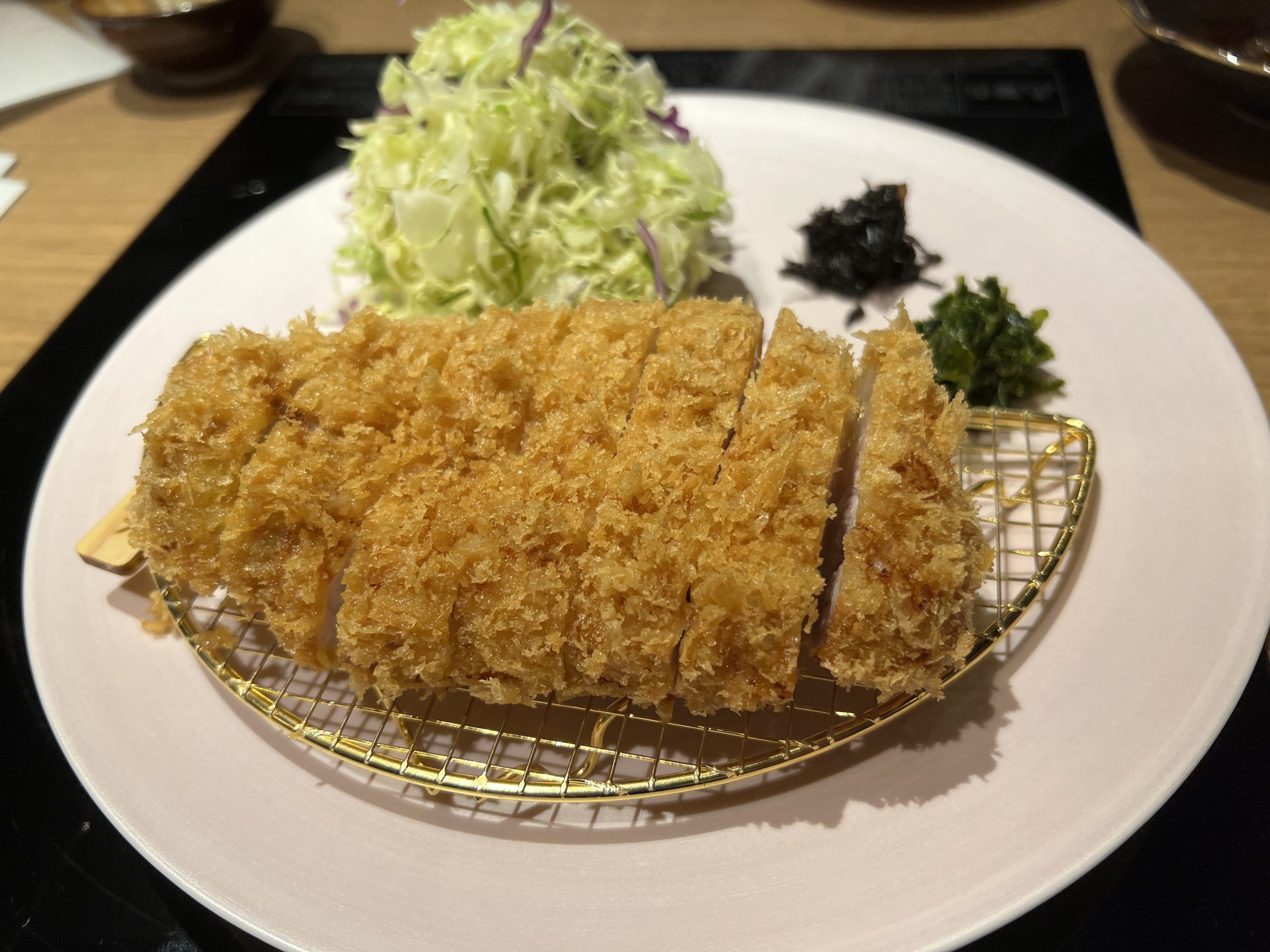 TERIYAKI Bookingで予約可能！絶品とんかつを堪能する「●●●」