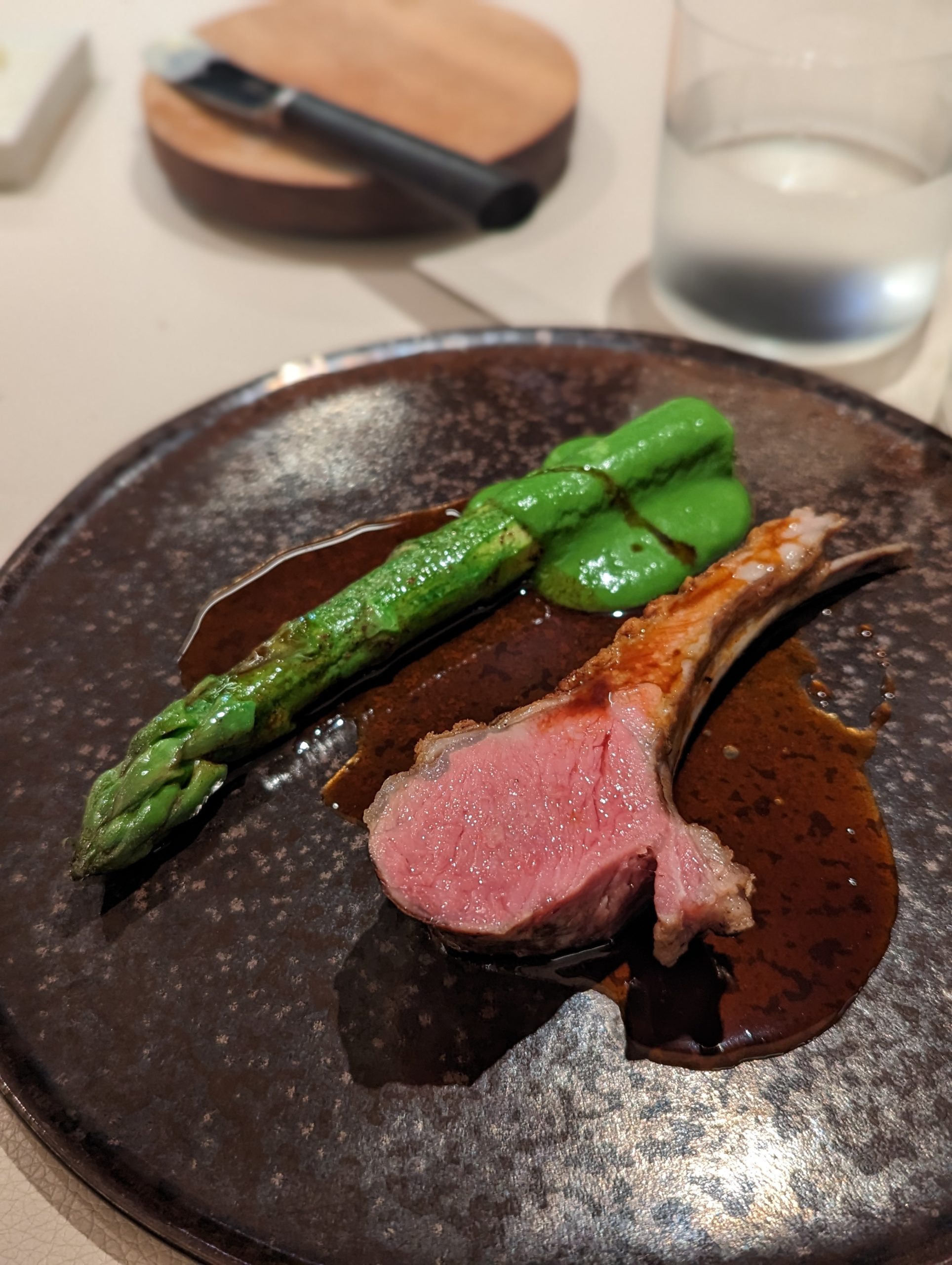 伊藤良明シェフが手掛ける東京・神楽坂のフレンチ「Restaurant L’ÉTERRE(レテール)」：パリ16区からの美食伝説