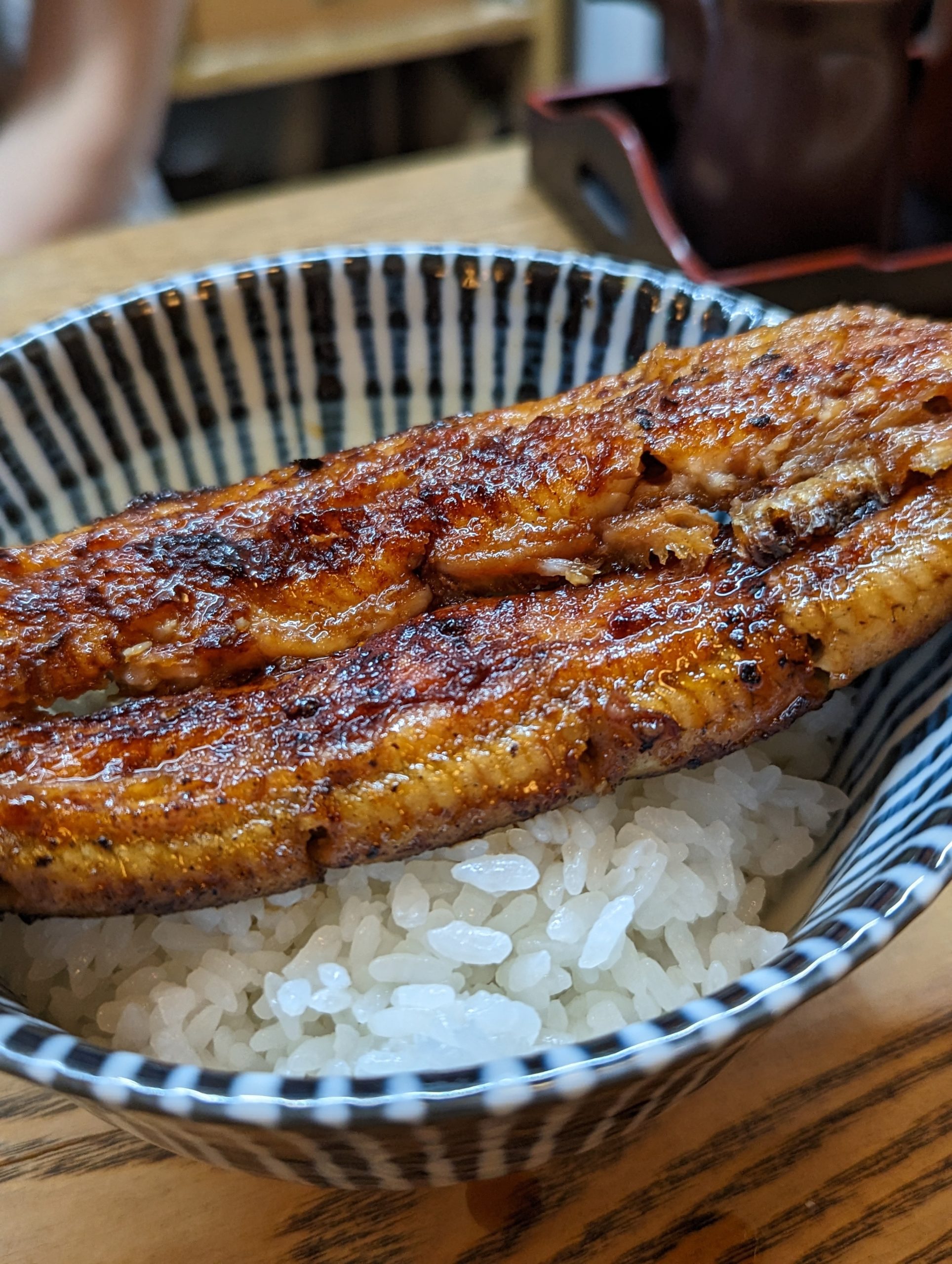東京・池袋「●●●」で絶品鰻料理を堪能！関東風と関西風の食べ比べを体験