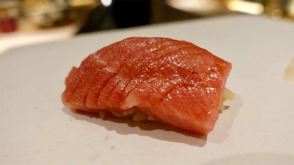 【TERIYAKI Booking】沖縄エリアで鮨を堪能するなら「●●●！異色経歴の鮨職人が紡ぐ絶品鮨コース！