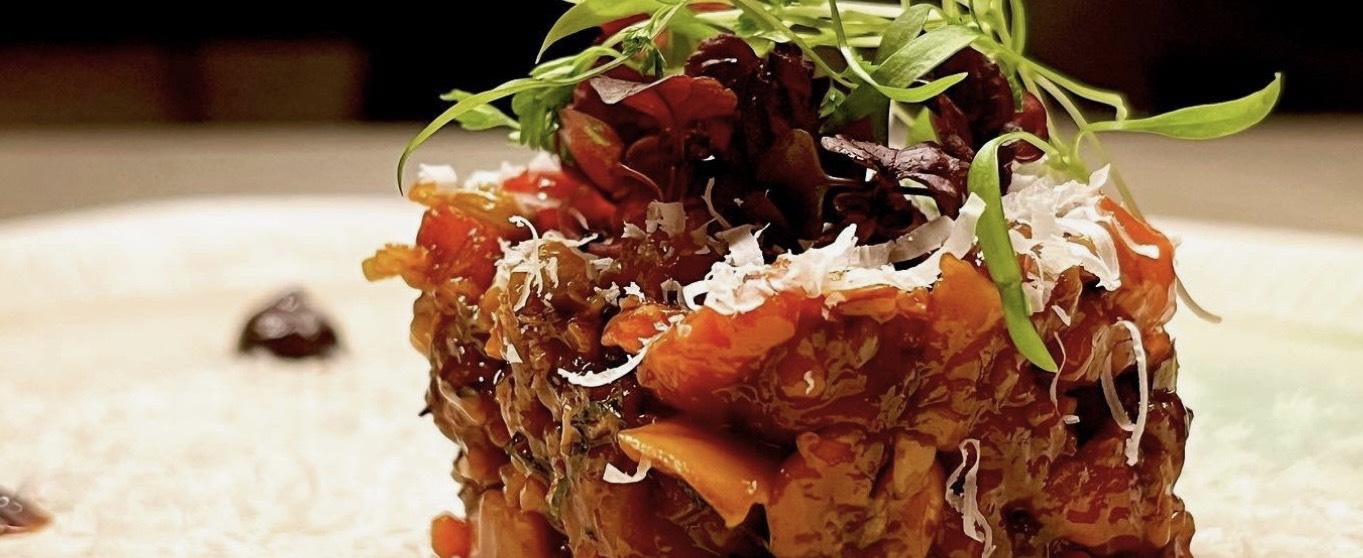 【TERIYAKI Booking】薪の魔法で生まれる至福のフュージョン料理！大阪の隠れ家「STU N」とは？
