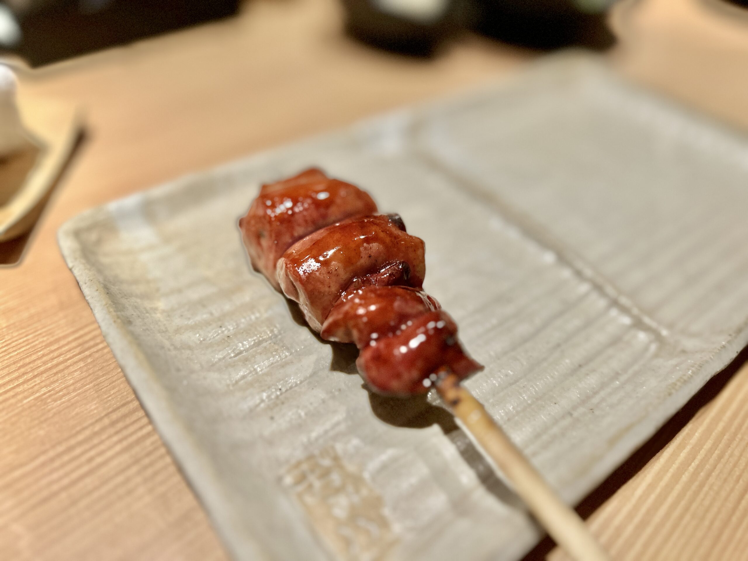 ＜TERIYAKI美食倶楽部＞丁寧な所作と、確かな技術から生まれる絶品の焼き鳥【焼鳥 おみ乃】