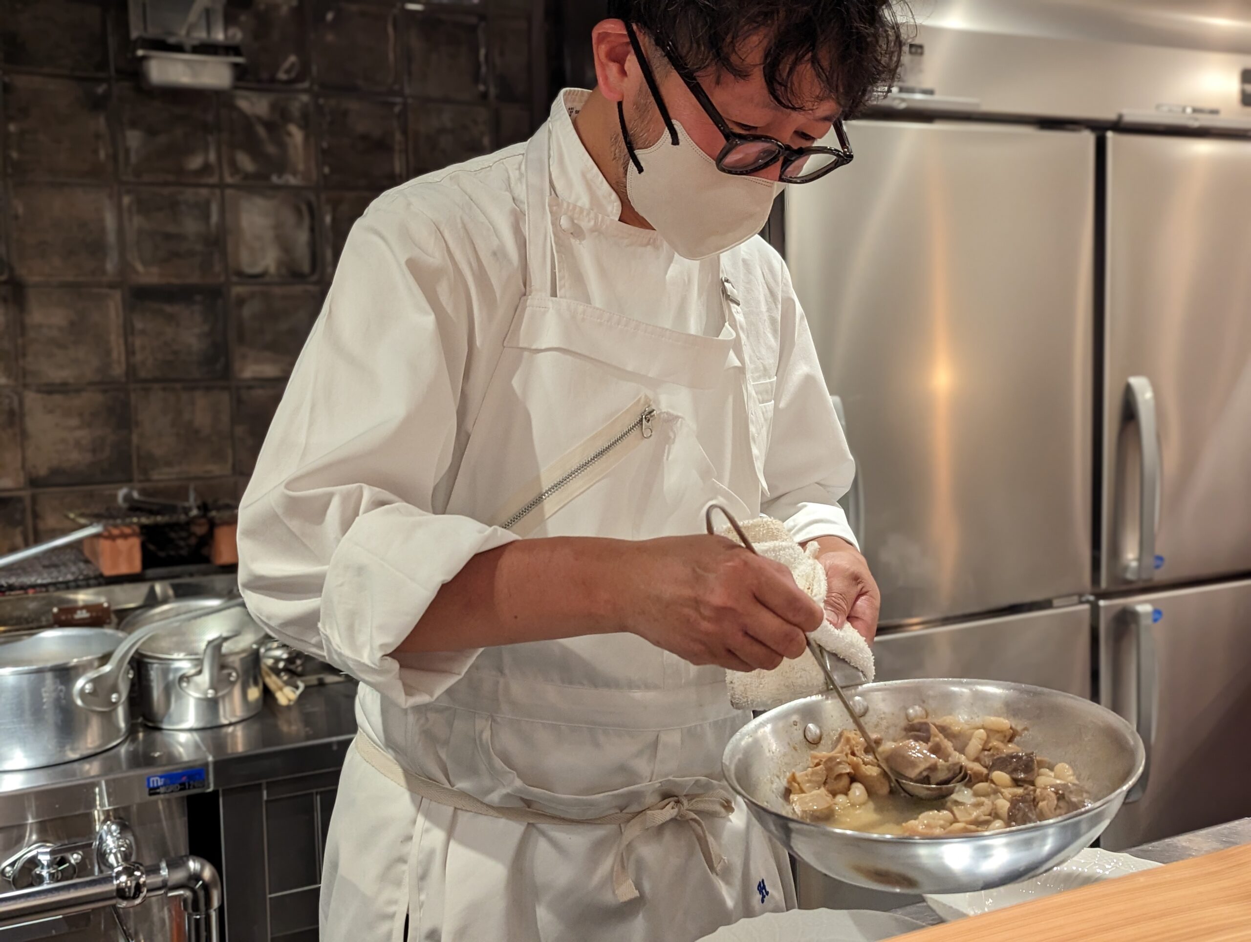 【東京】3月15日限定！予約困難店「commedia」で、菊池源吾牛の特別コースを味わおう！