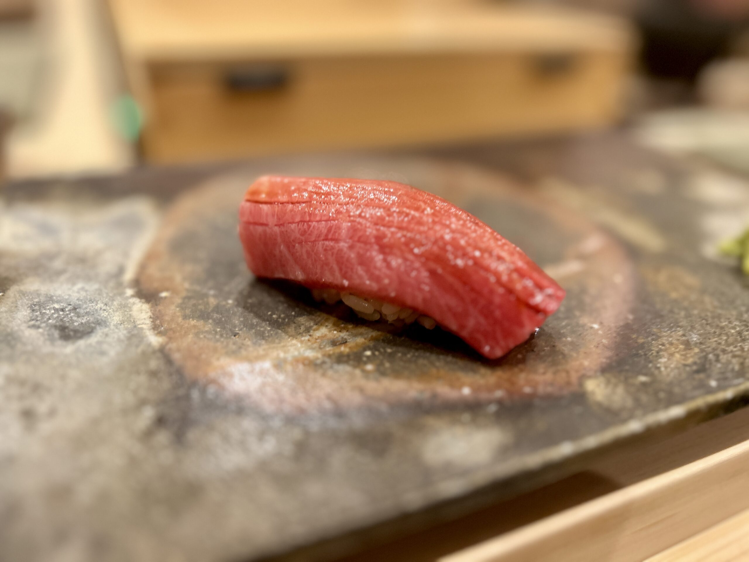 【築地グルメ】肩肘張らずに味わえる絶品本格江戸前鮨を堪能＜●●●＞