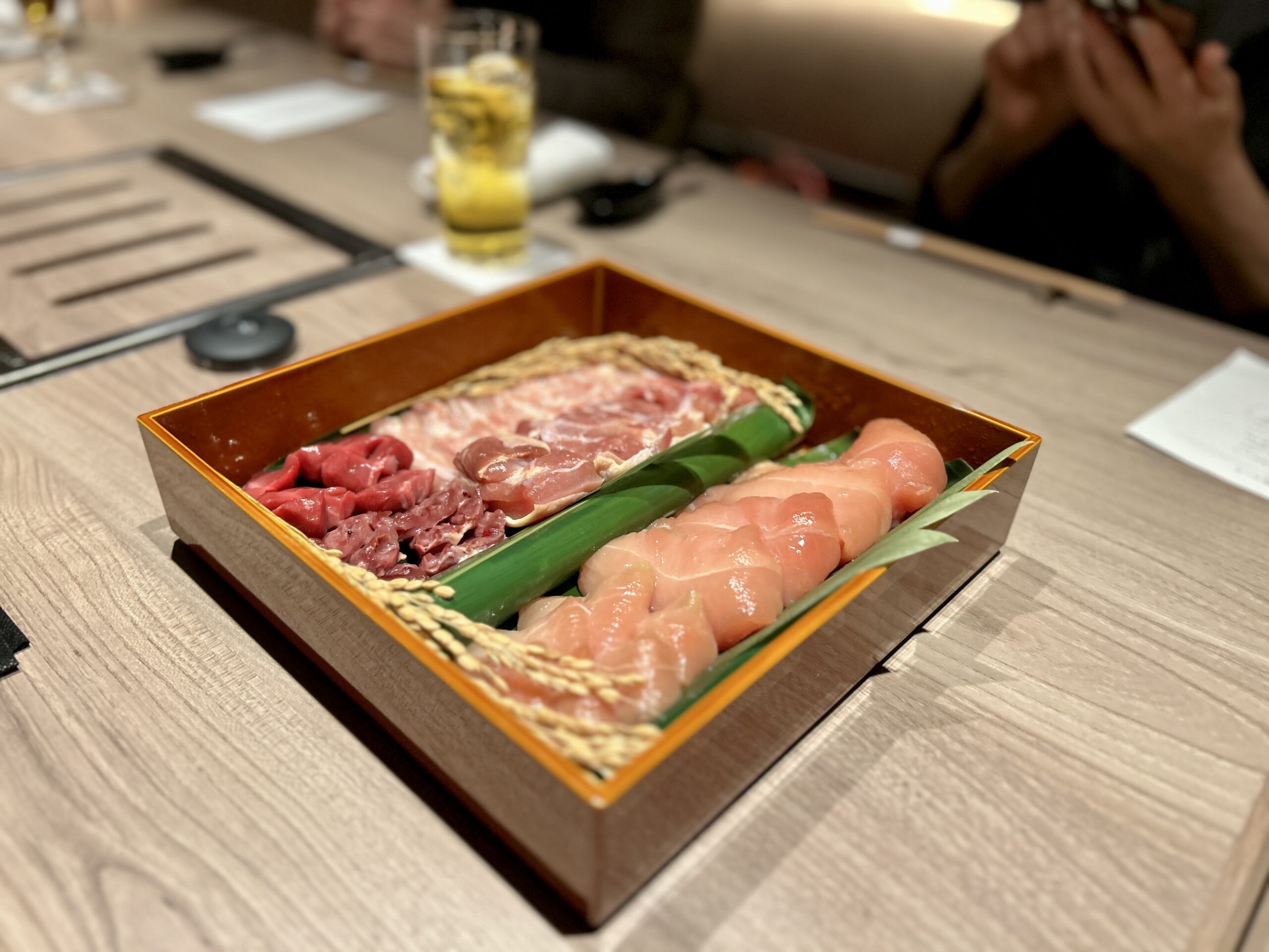 【麻布十番グルメ】洗練された空間で味わう極上の鶏焼き肉＜●●●＞