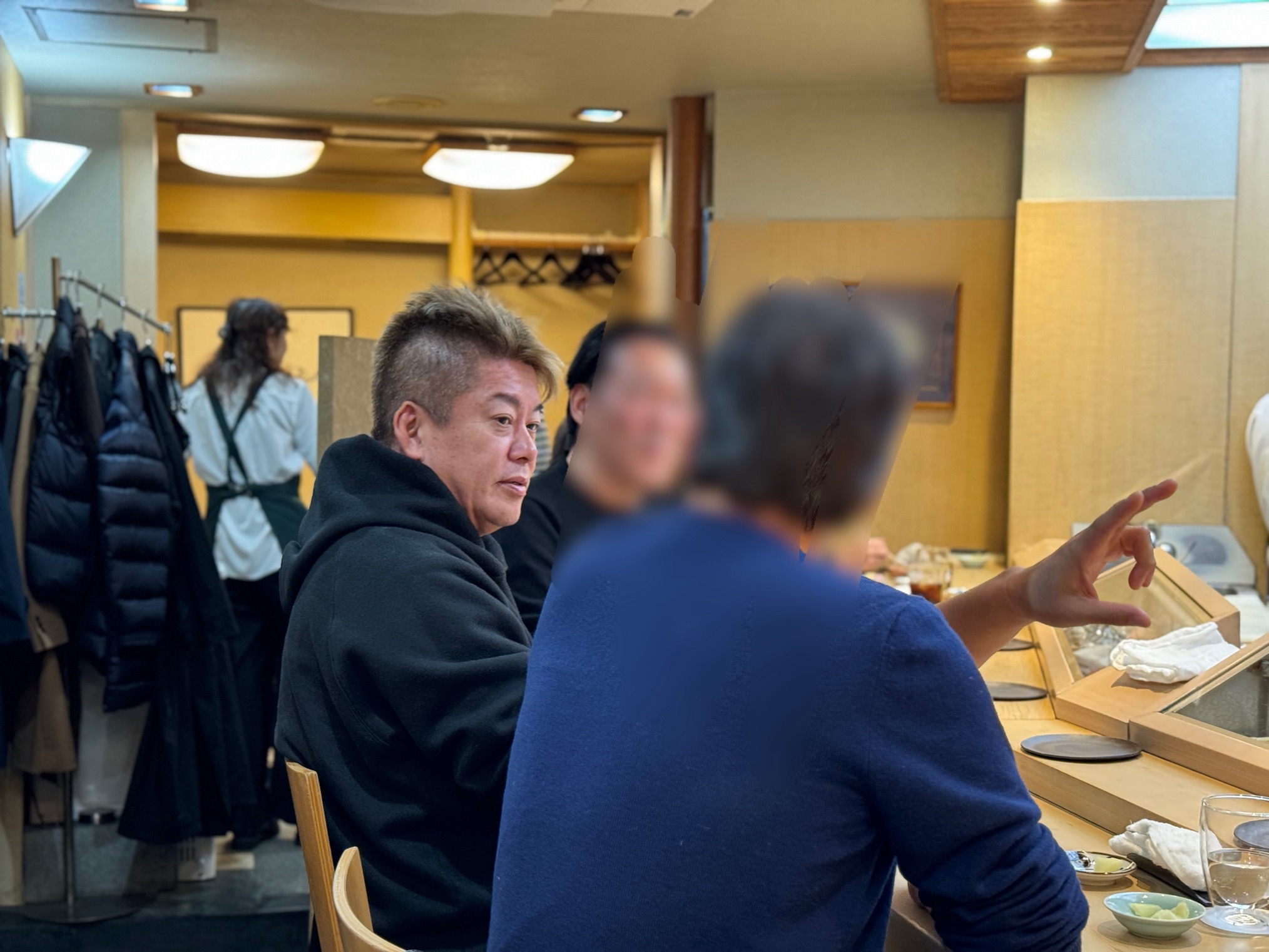 堀江貴文とカウンターで高級寿司をいただく！ 第114回プレミアム鮨会『●●●』