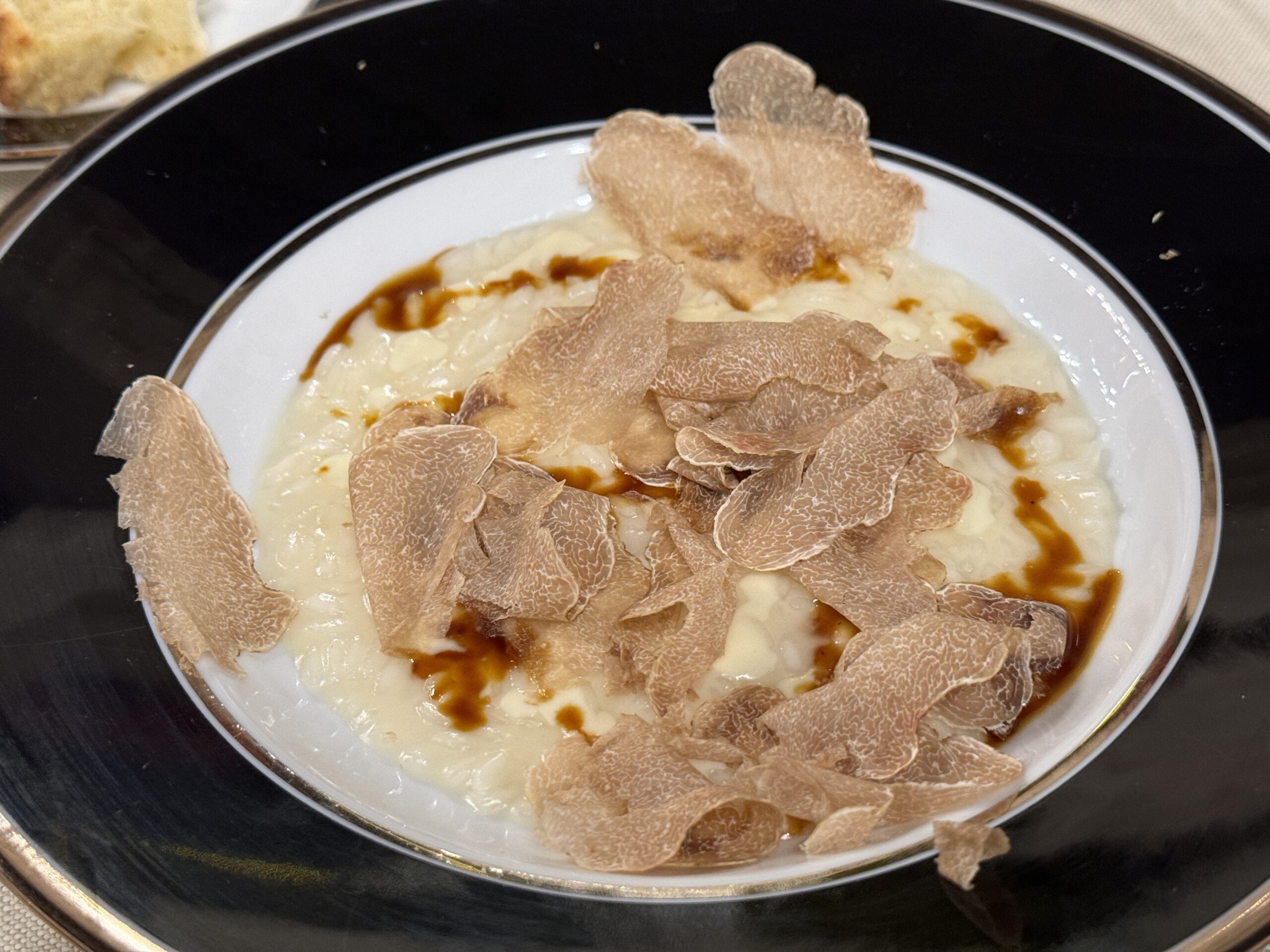 【イタリアグルメ】城で味わう古典的な料理に現代的な工夫を加える＜●●●＞