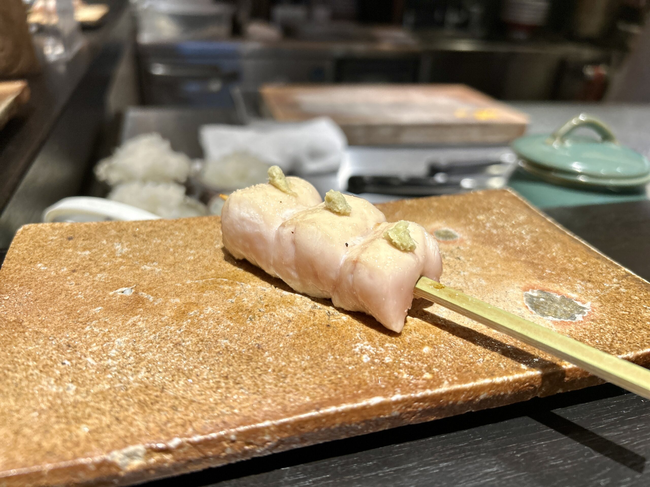 【神楽坂グルメ】伊達鶏を用い、旬の野菜と共に美味しい焼き鳥を味わえる＜●●●＞