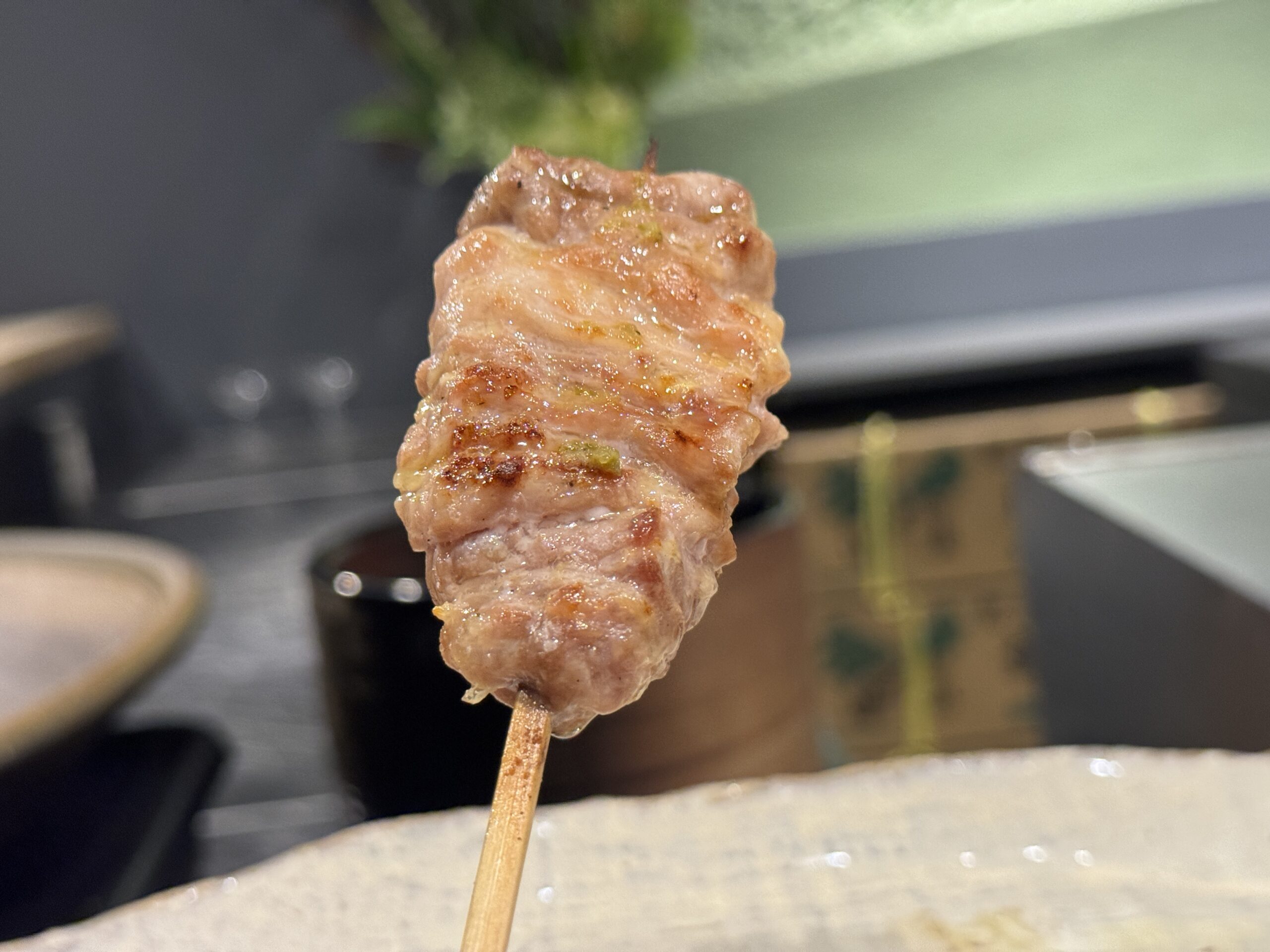【外苑前グルメ】逆境を乗り越え、焼き鳥好きから注目を集めるハイブリット焼きのお店＜●●●＞