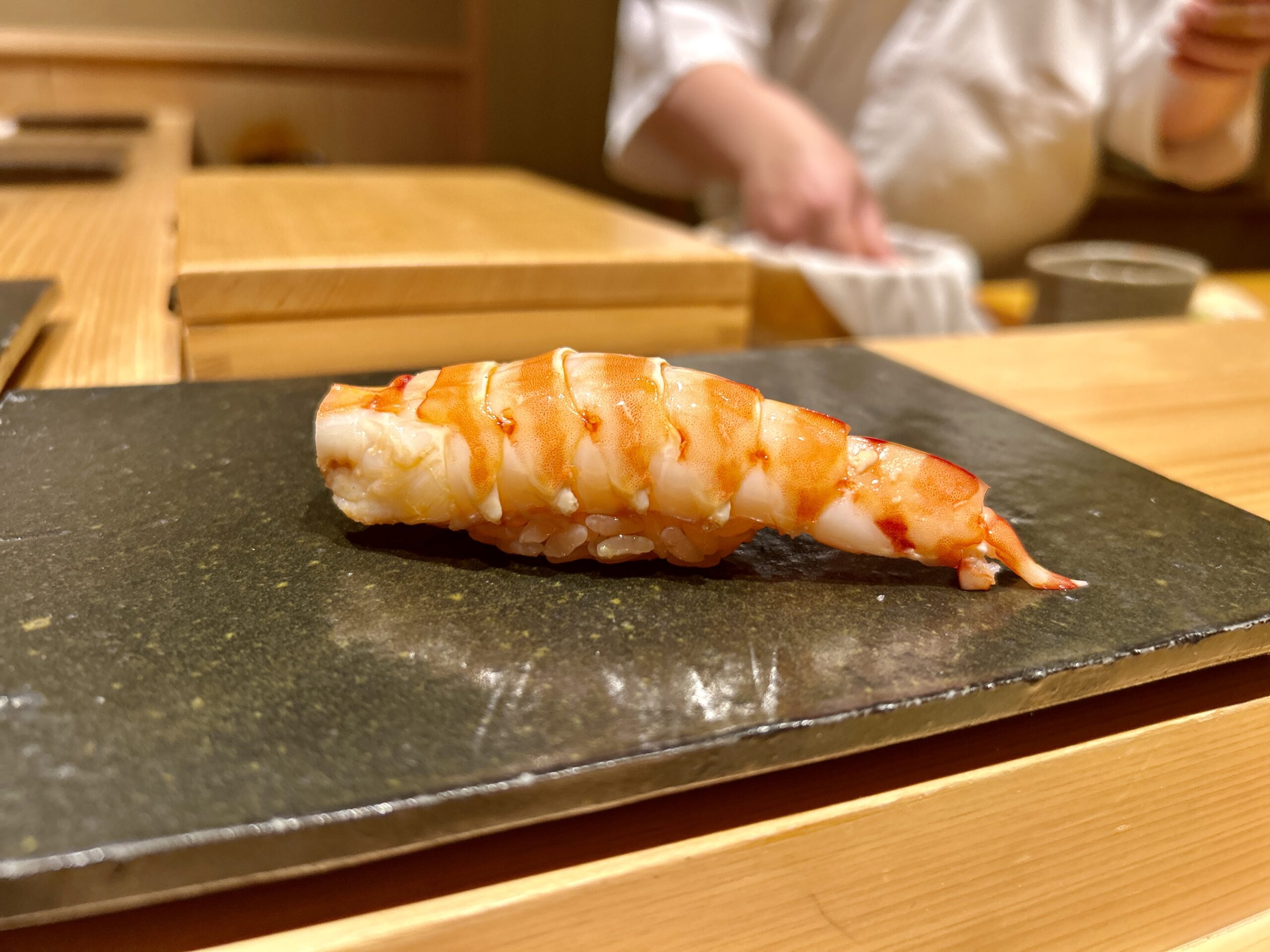 【築地グルメ】銘店のDNAを引き継ぐ、実直な握りを堪能できる＜●●●＞