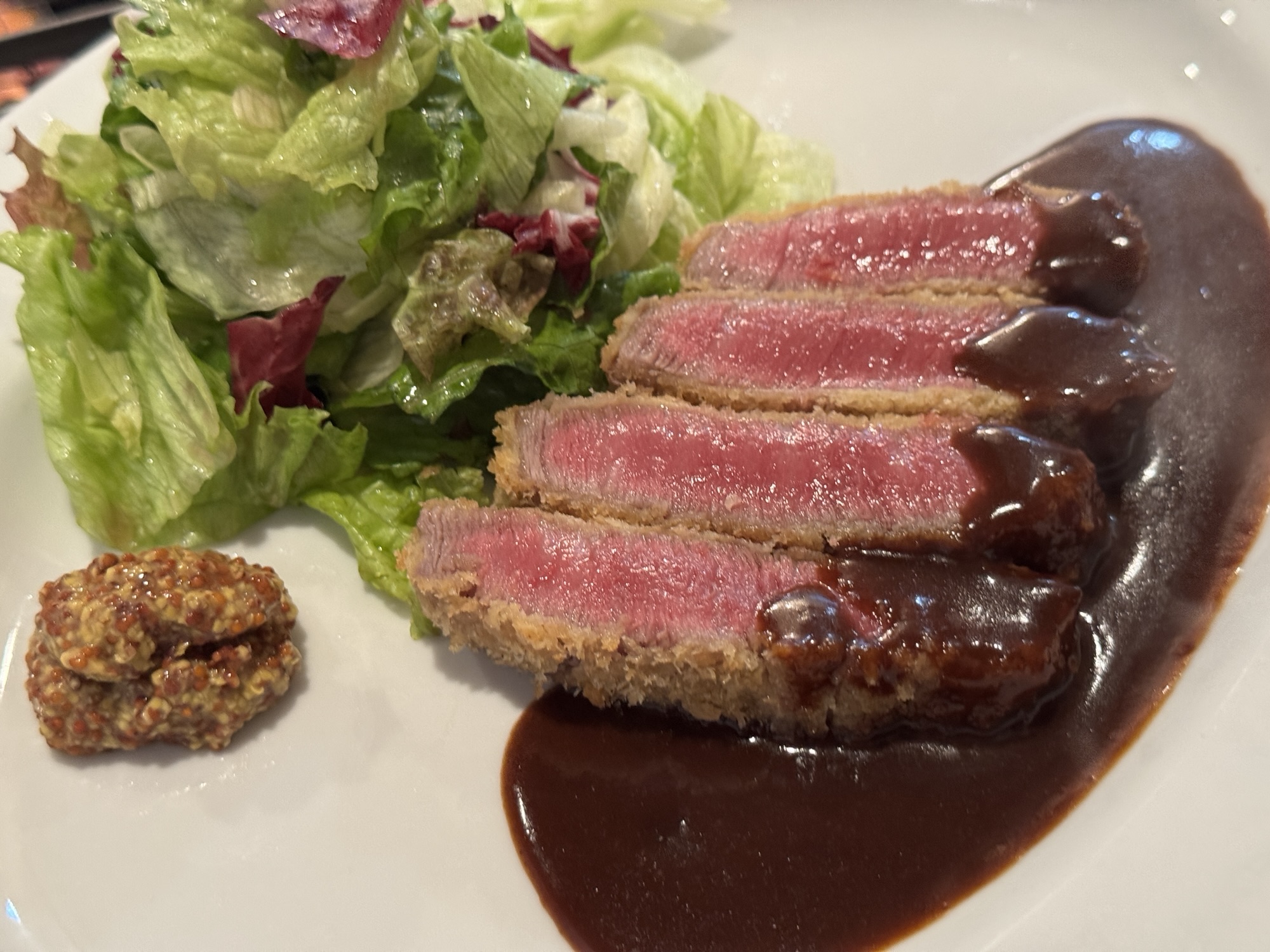 宮崎の老舗焼肉店「●●●」で極上の宮崎牛を堪能