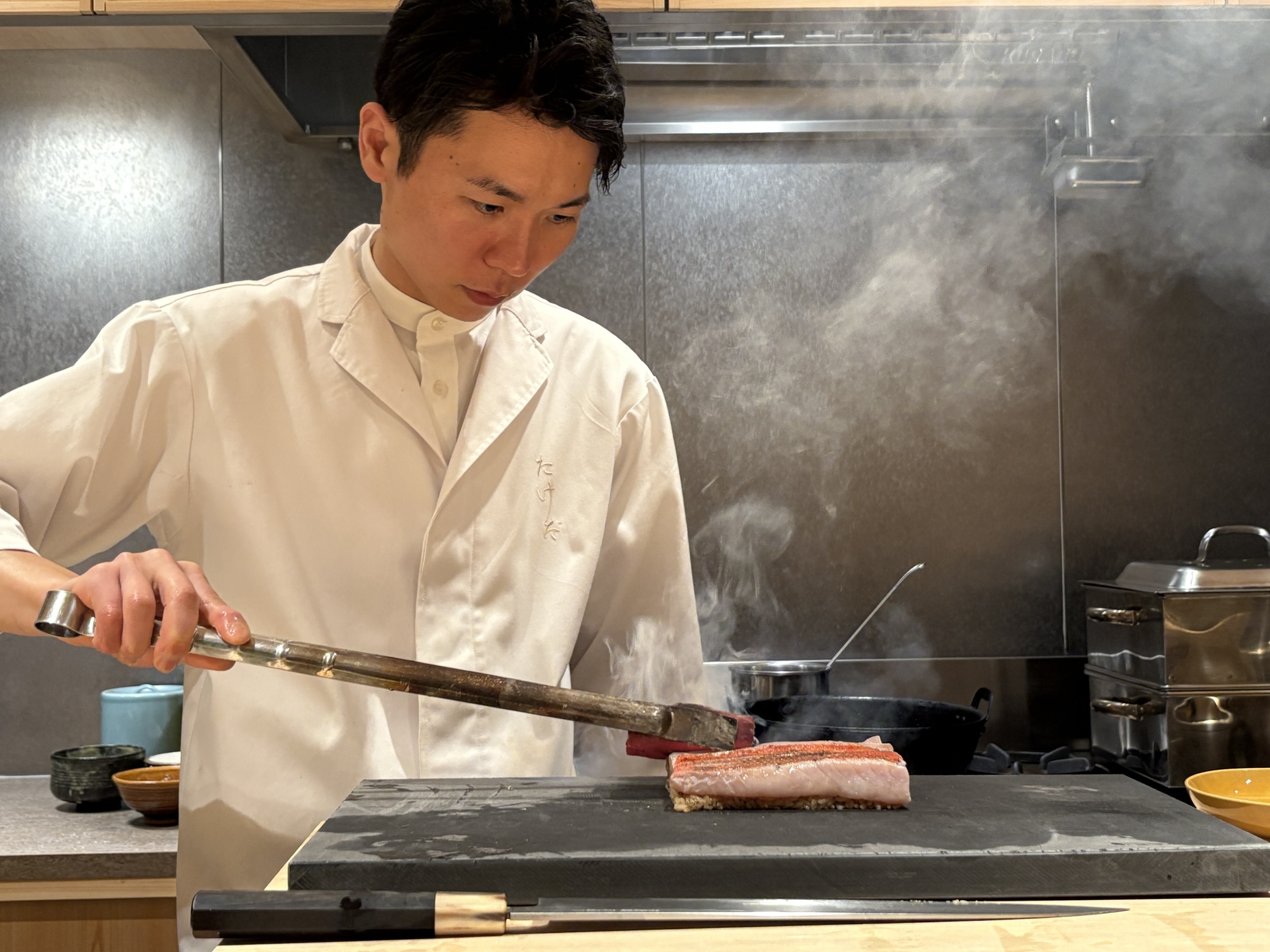 食で繋がる夜。TERIYAKI美食倶楽部の仲間と訪れた、天満橋『●●●』の確かな味。